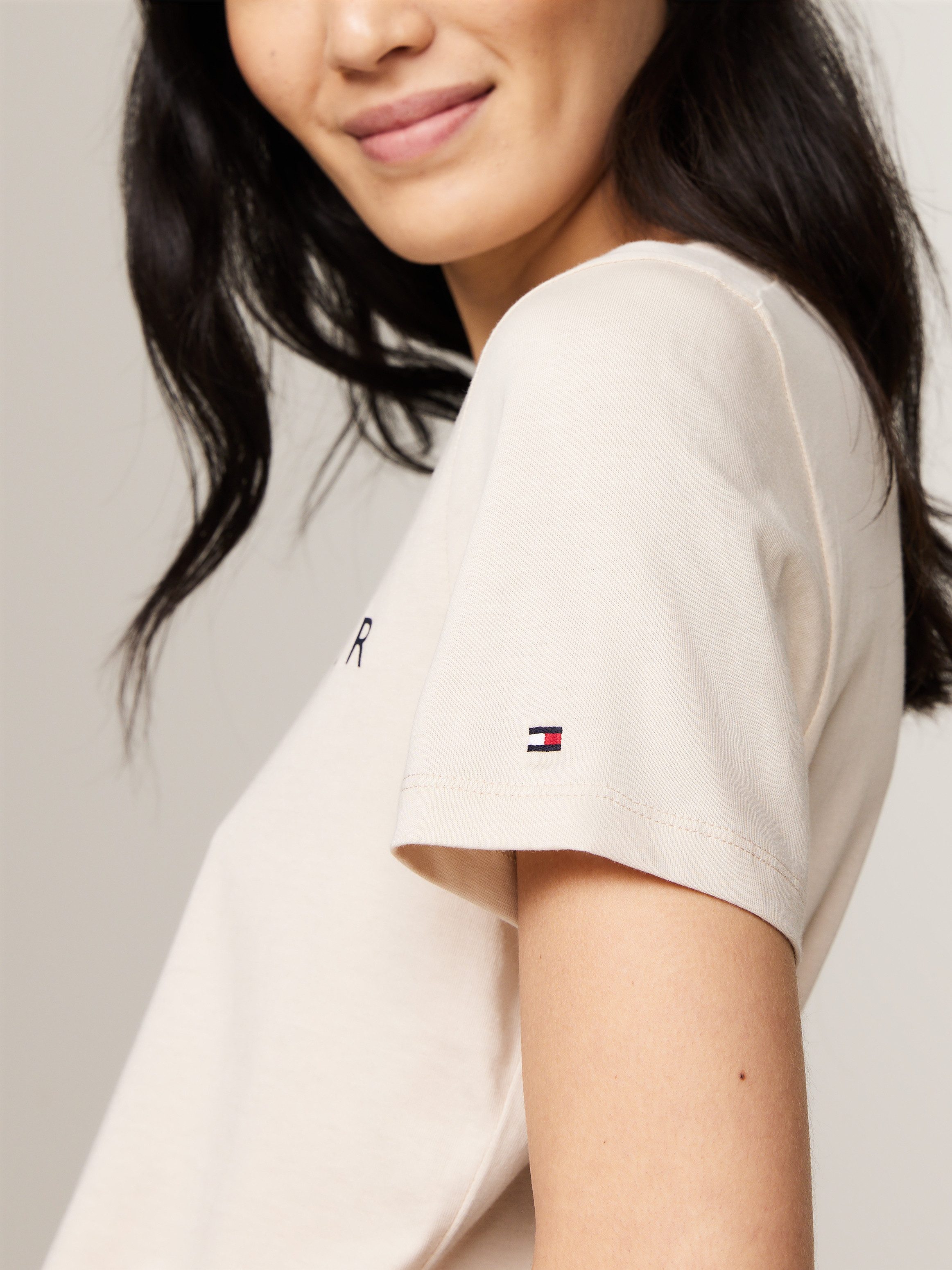 Tommy Hilfiger T-shirt REG CORP LOGO C-NK SS met een logo-opschrift
