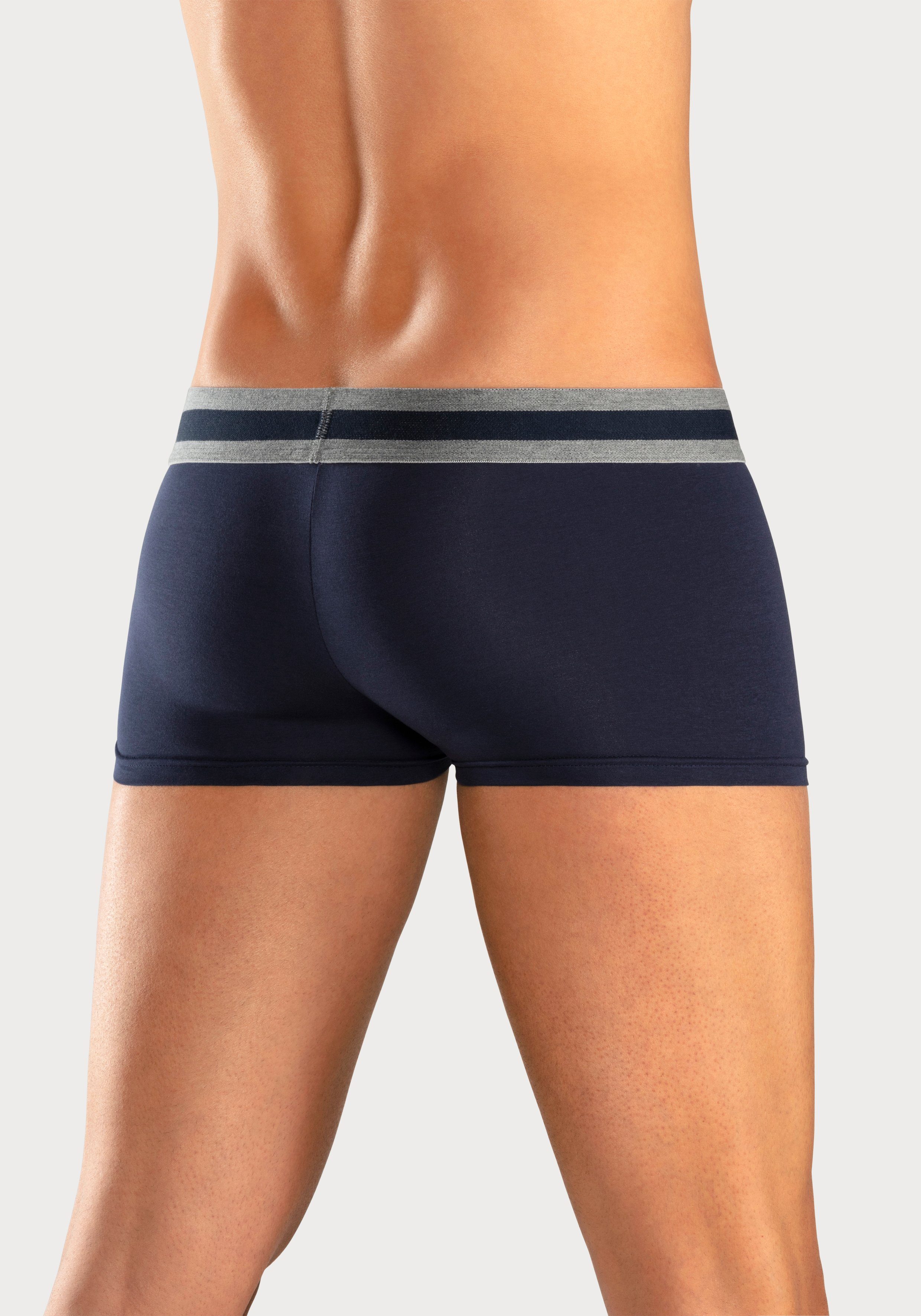 Bench. Hipster strak zittende boxershorts van katoenmix (set, 4 stuks)