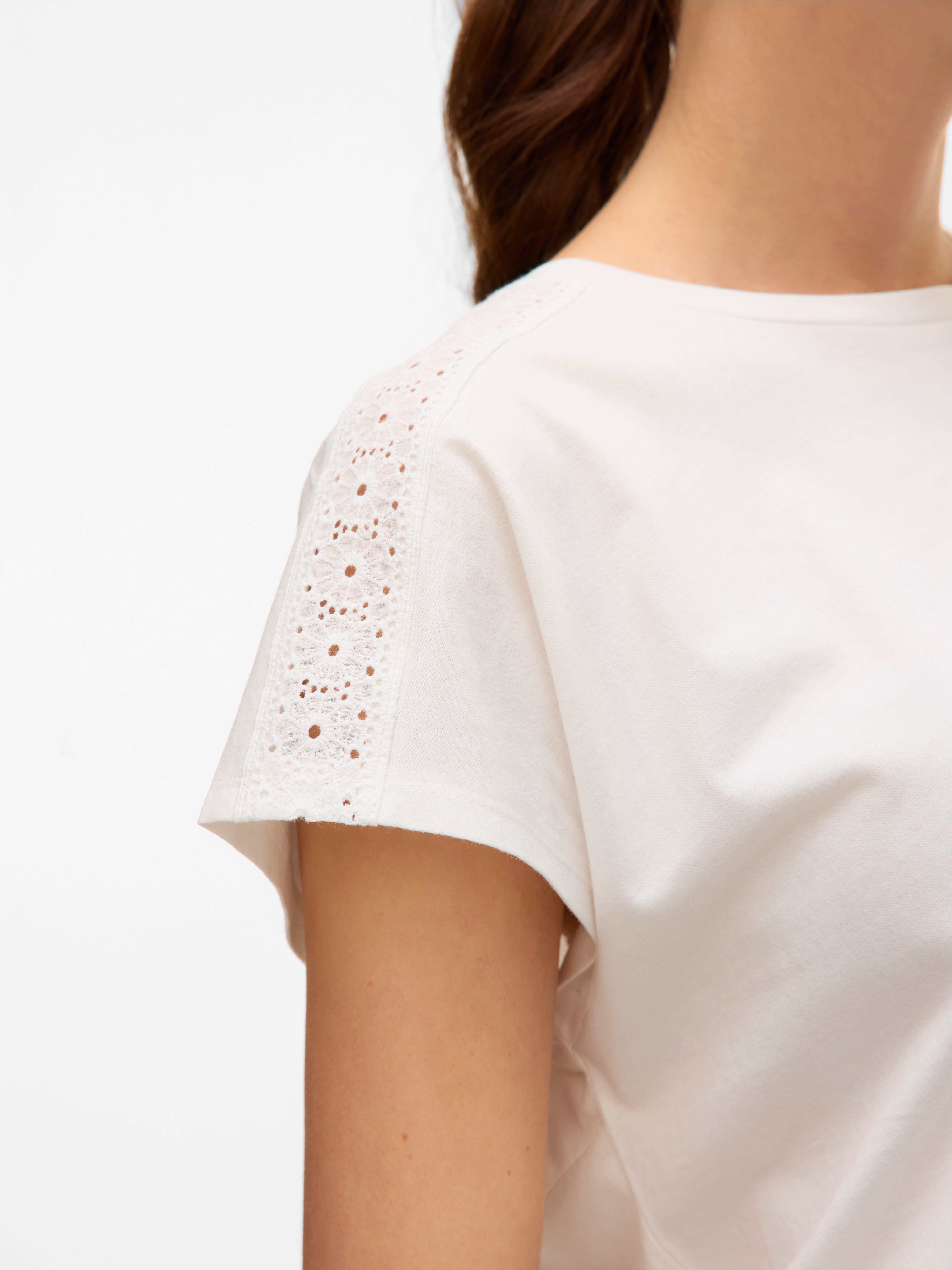 Vero Moda Shirt met korte mouwen VMEMMY SS LACE TAPE TOP JRS GA NOOS