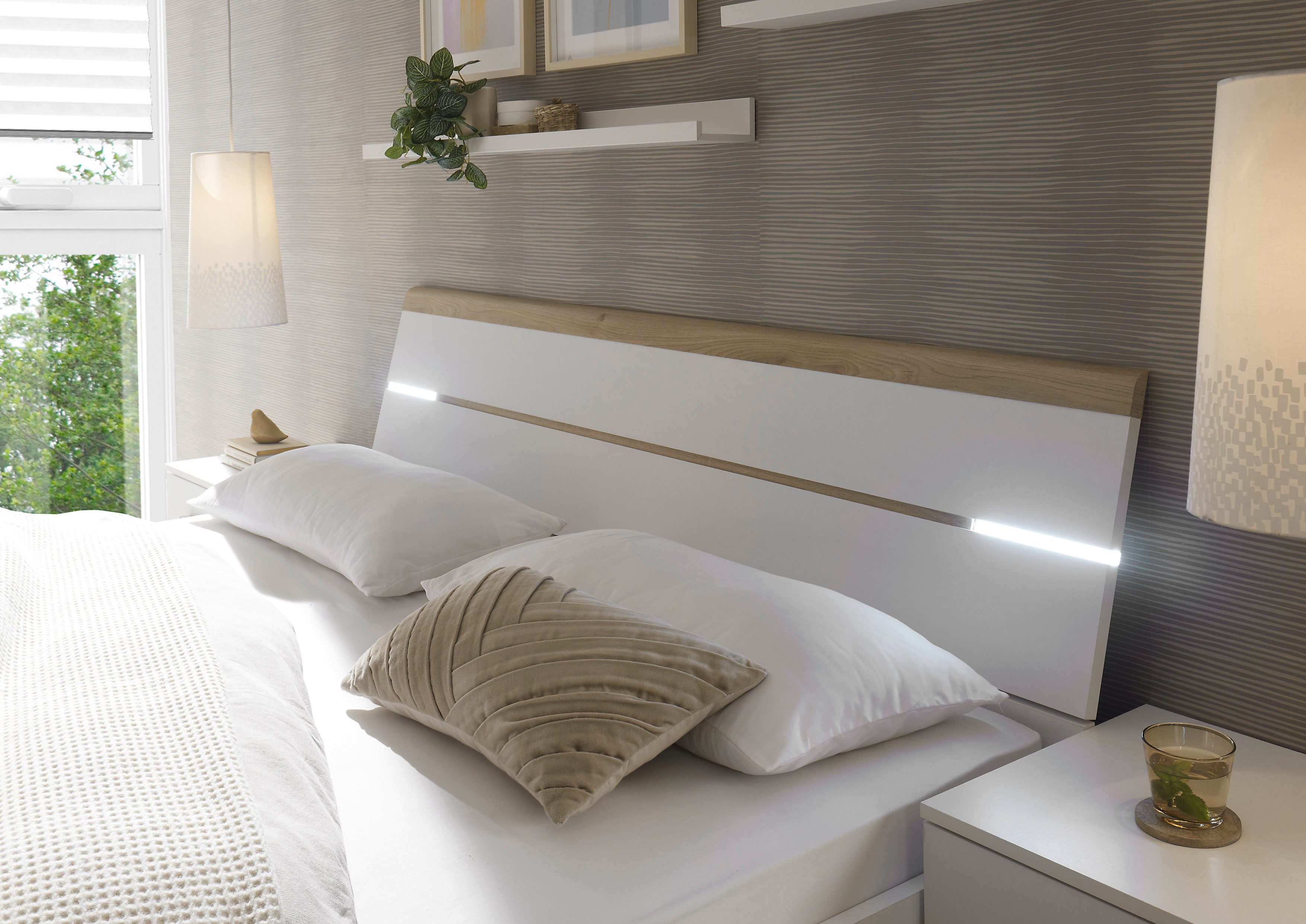 Schlafkontor Ledikant Kiara bed met 2 nachtkastjes inclusief verlichting in het hoofdeinde en 2 bedlades (set)