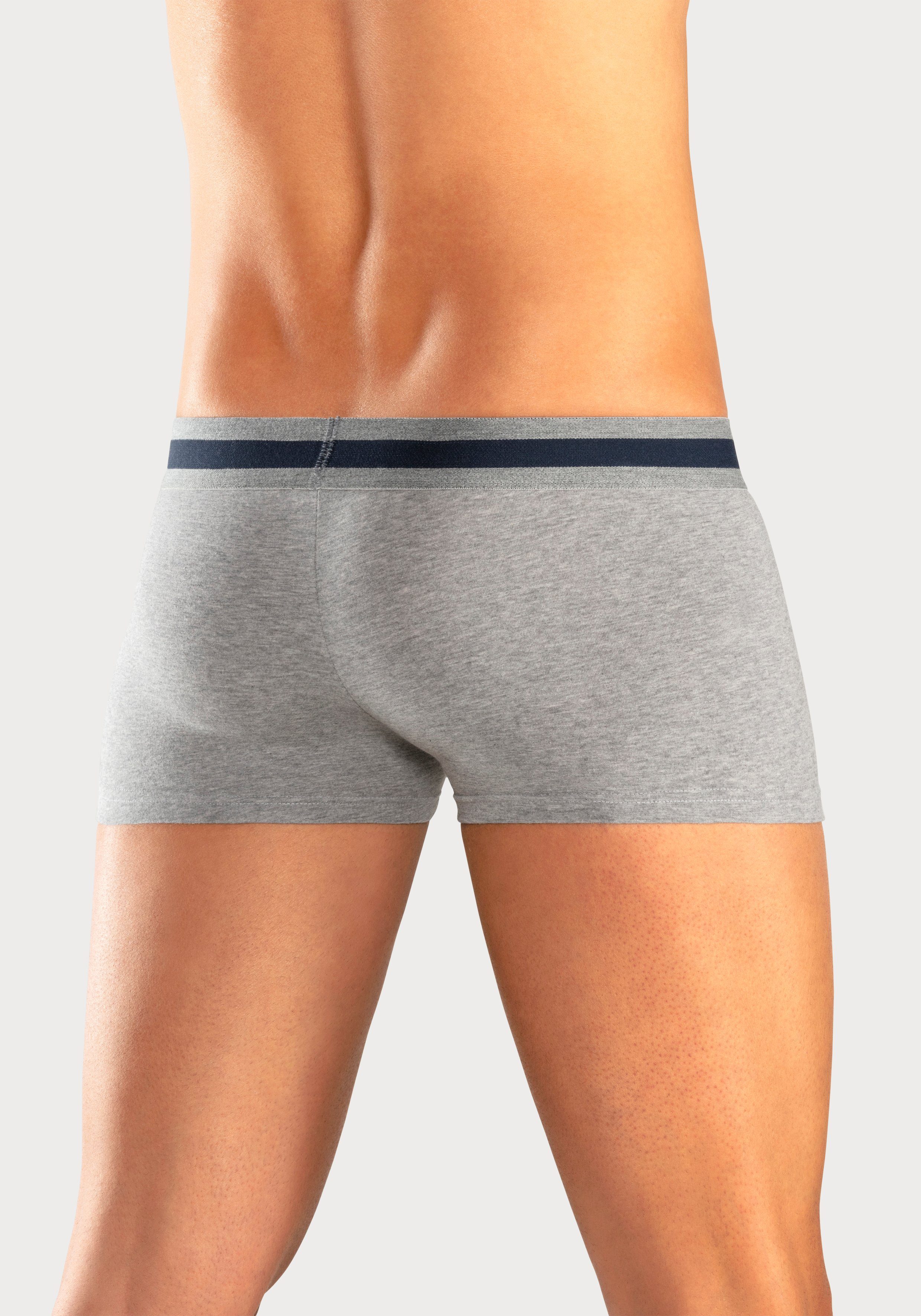 Bench. Hipster strak zittende boxershorts van katoenmix (set, 4 stuks)