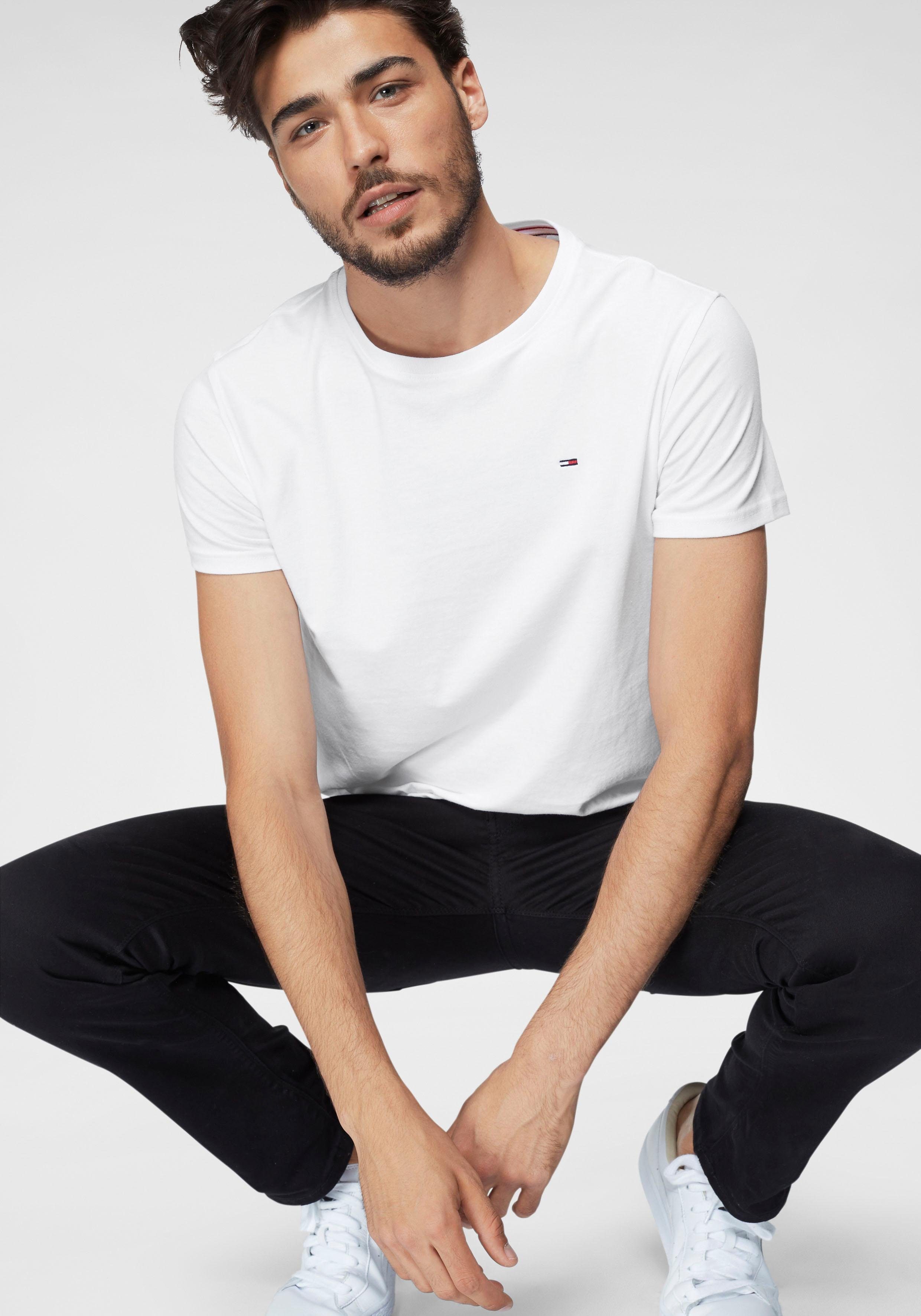 TOMMY JEANS T-shirt TJM ESSENTIAL SOLID TEE met ronde hals en subtiele logo-vlag