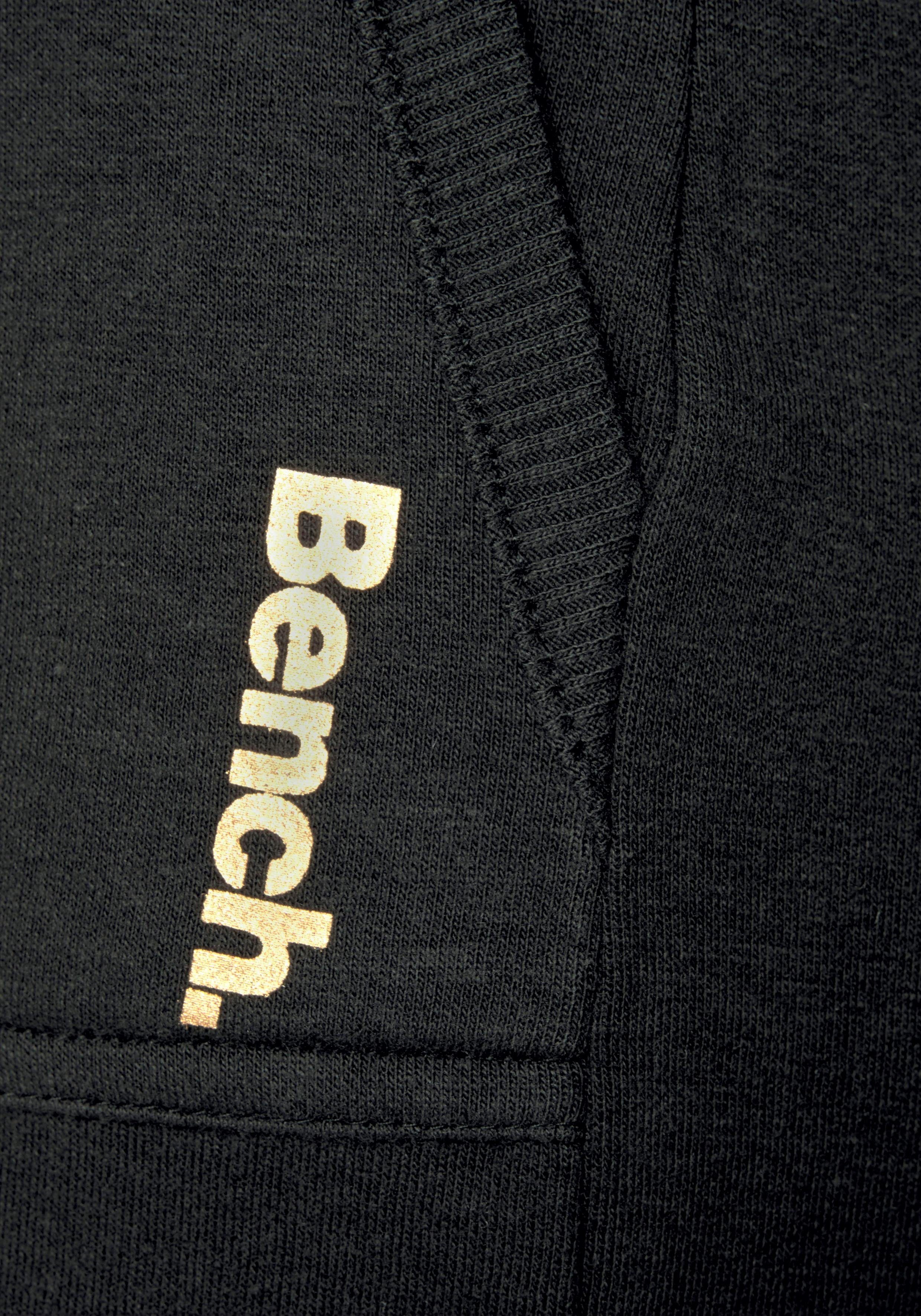 Bench. Loungewear Bermuda met opgerolde pijpzomen en zijzakken, loungewear
