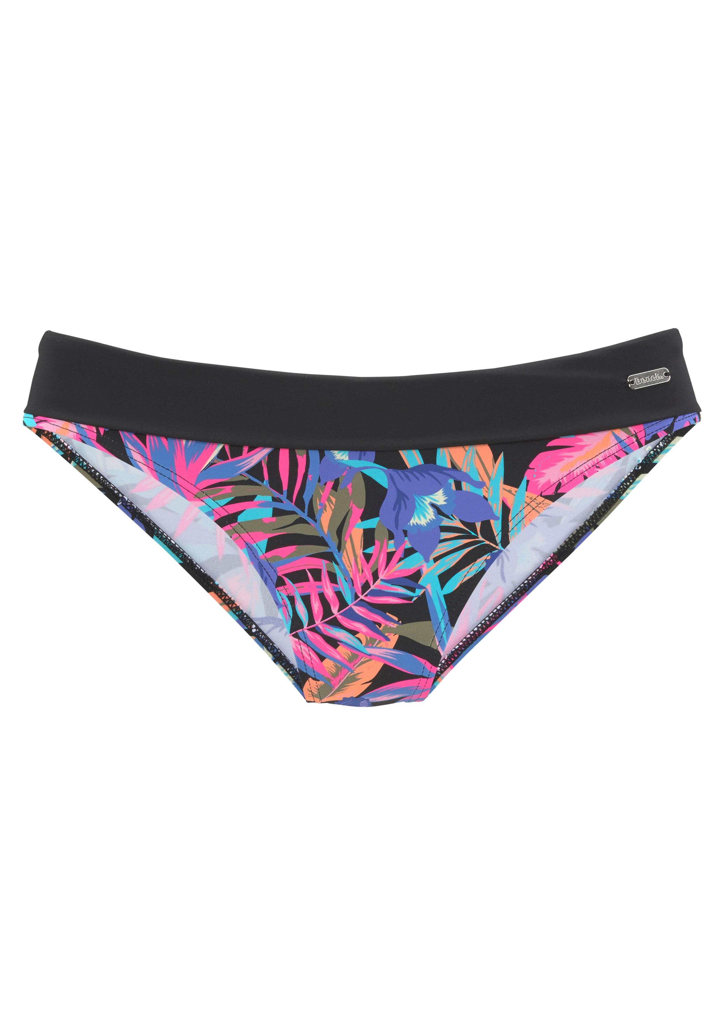 Bench. Bikinibroekje Pitch Omslag aan de broek