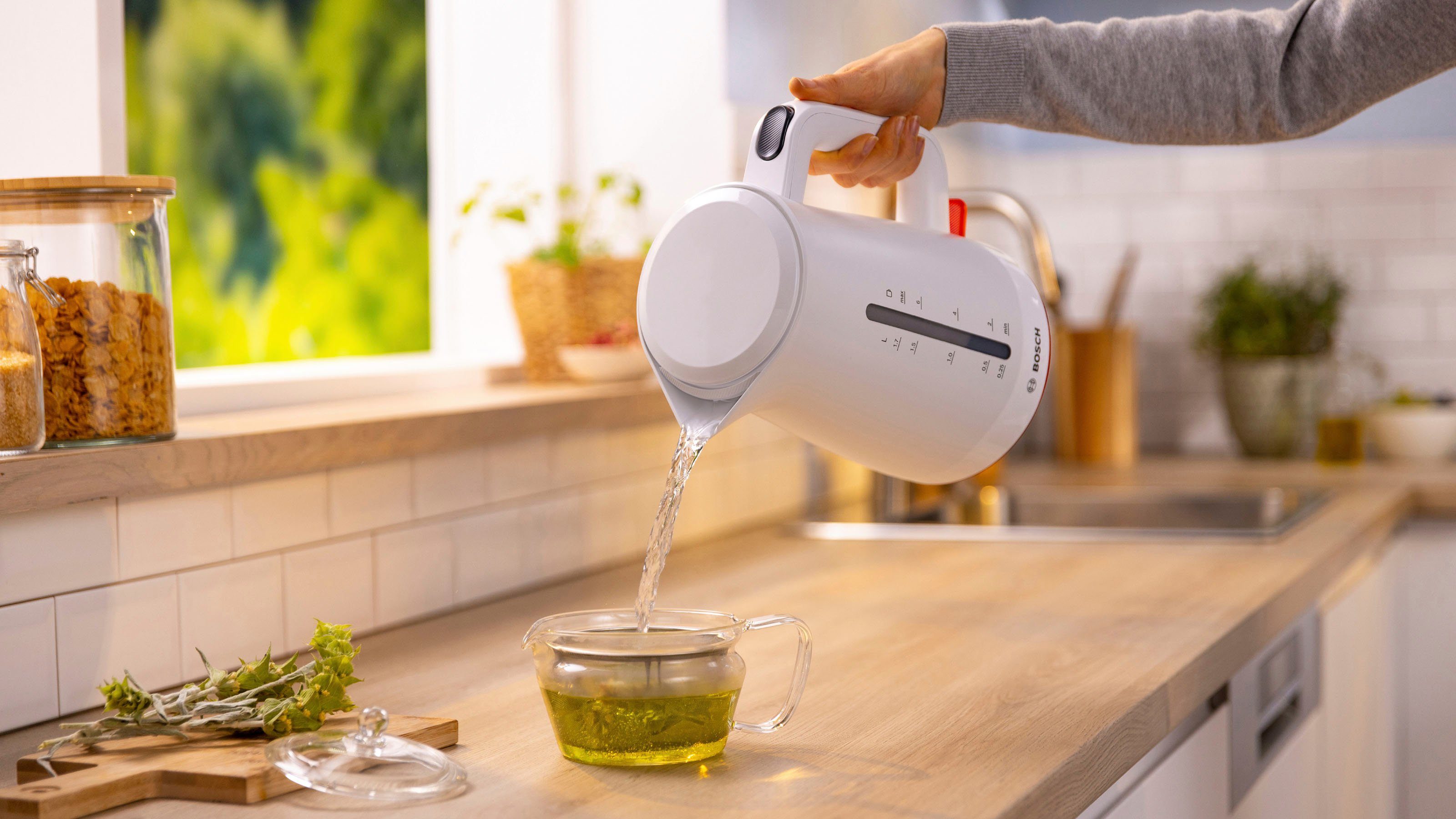 BOSCH Waterkoker MyMoment TWK3M121, 1,7 l, Automatische uitschakeling, kopjesweergave, aan beide kanten waterniveauaanduiding
