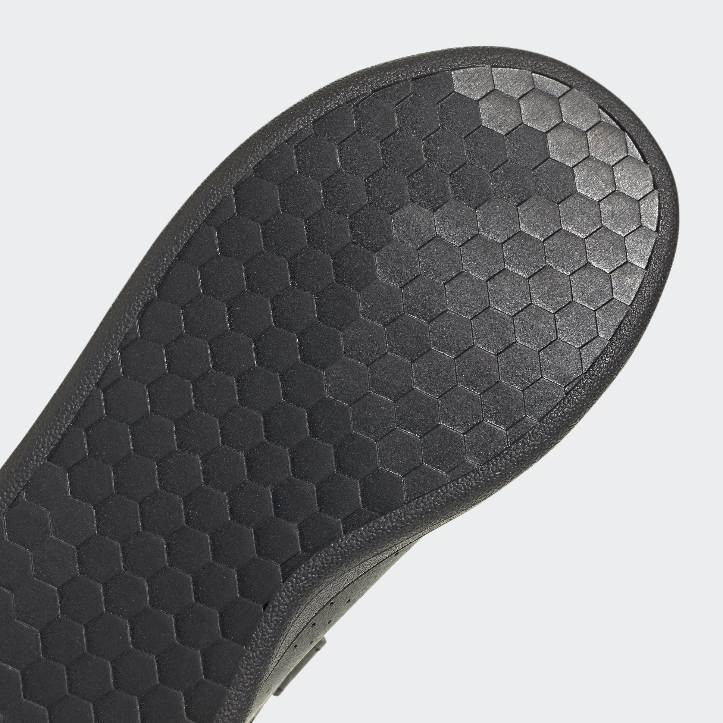 adidas Sportswear Sneakers ADVANTAGE COURT LIFESTYLE HOOK-AND-LOOP Ontwerp in de sporen van de adidas Stan Smith