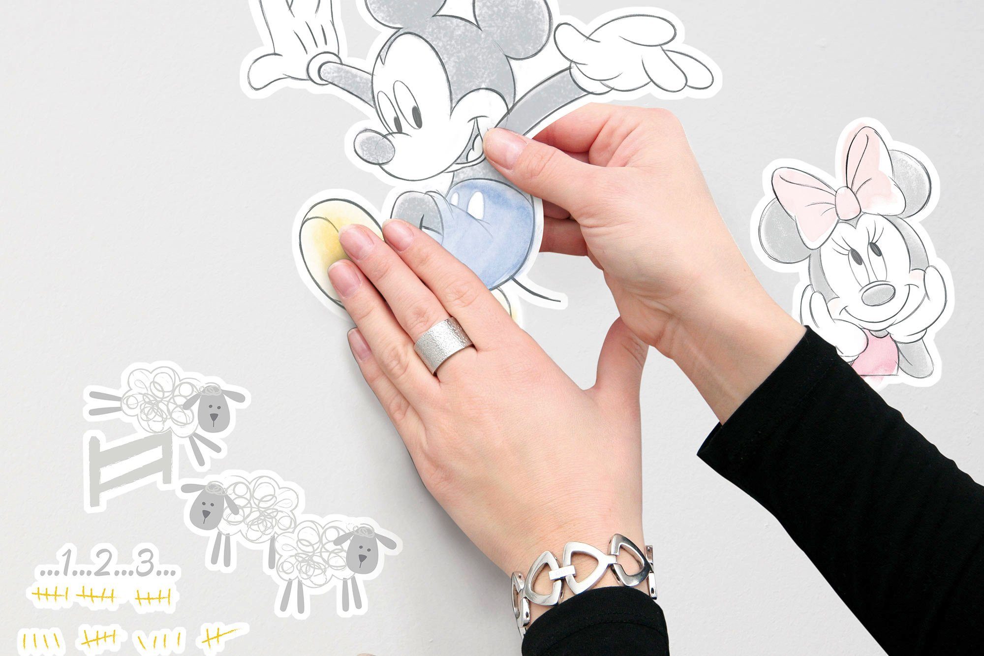Komar Wandfolie Mickey Counting Sheeps - afm. 50 x 70 cm (15-delig)