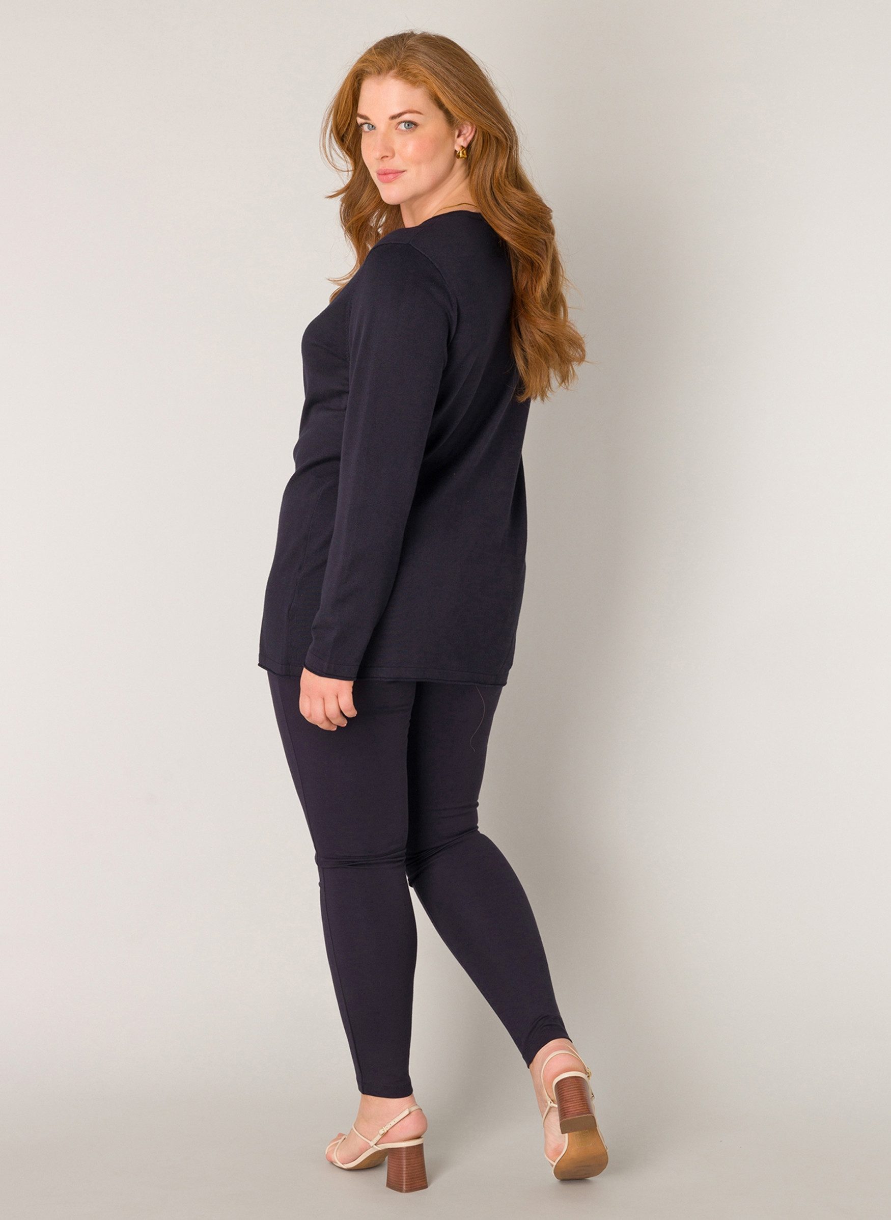 Base Level Curvy Trui met V-hals met v-hals