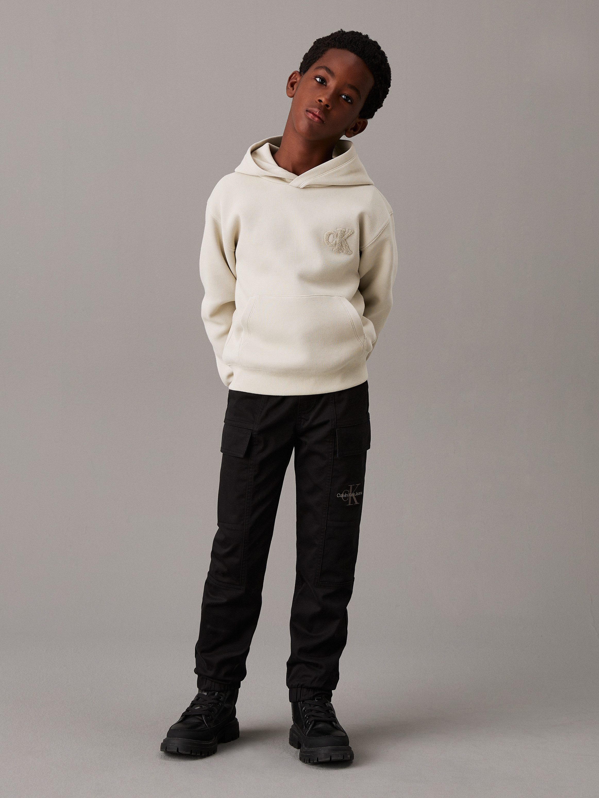 Calvin Klein Sweatbroek ESSENTIAL WOVEN CARGO PANTS voor kinderen tot 16 jaar met logo-print