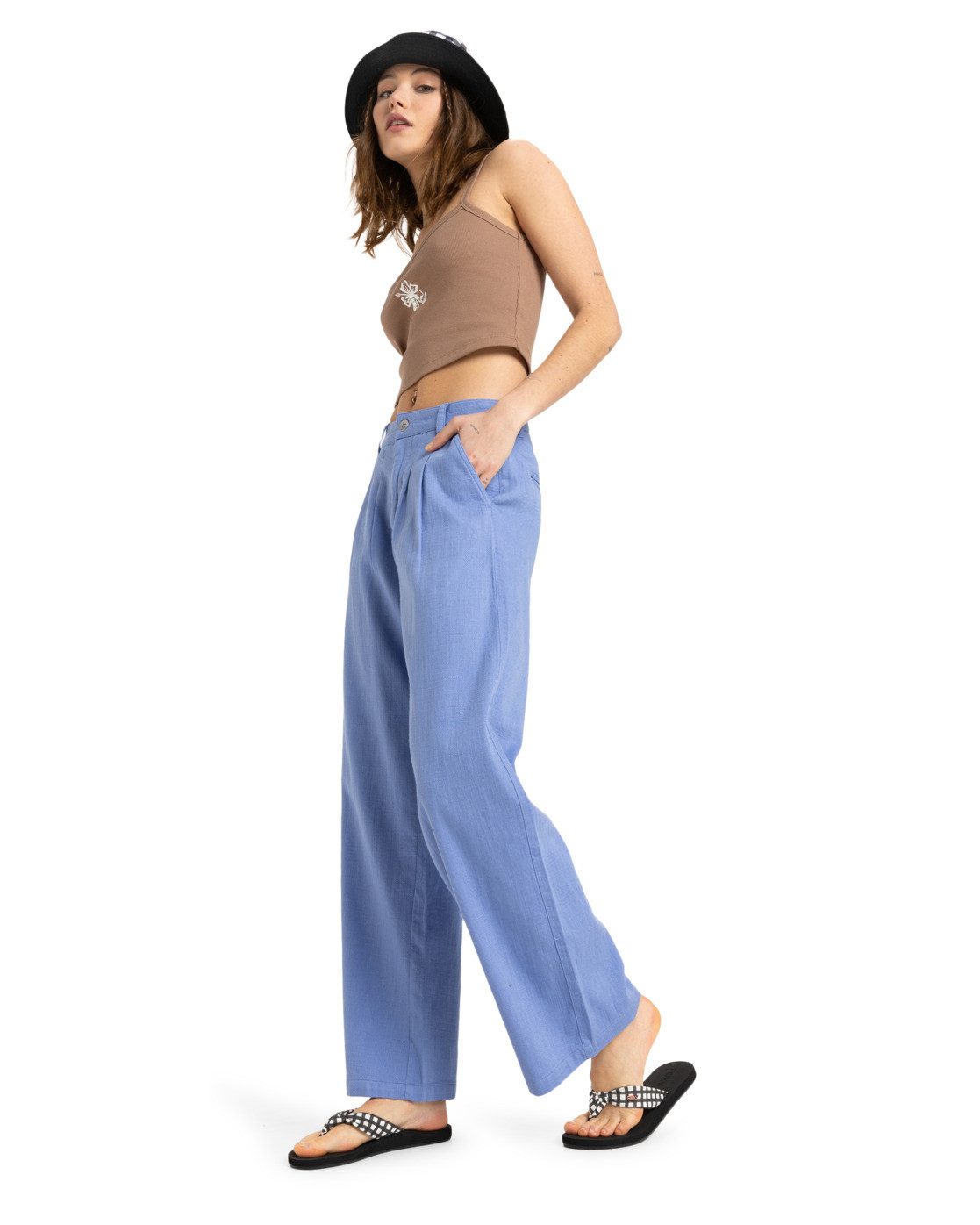 Roxy Chino Attractive Light