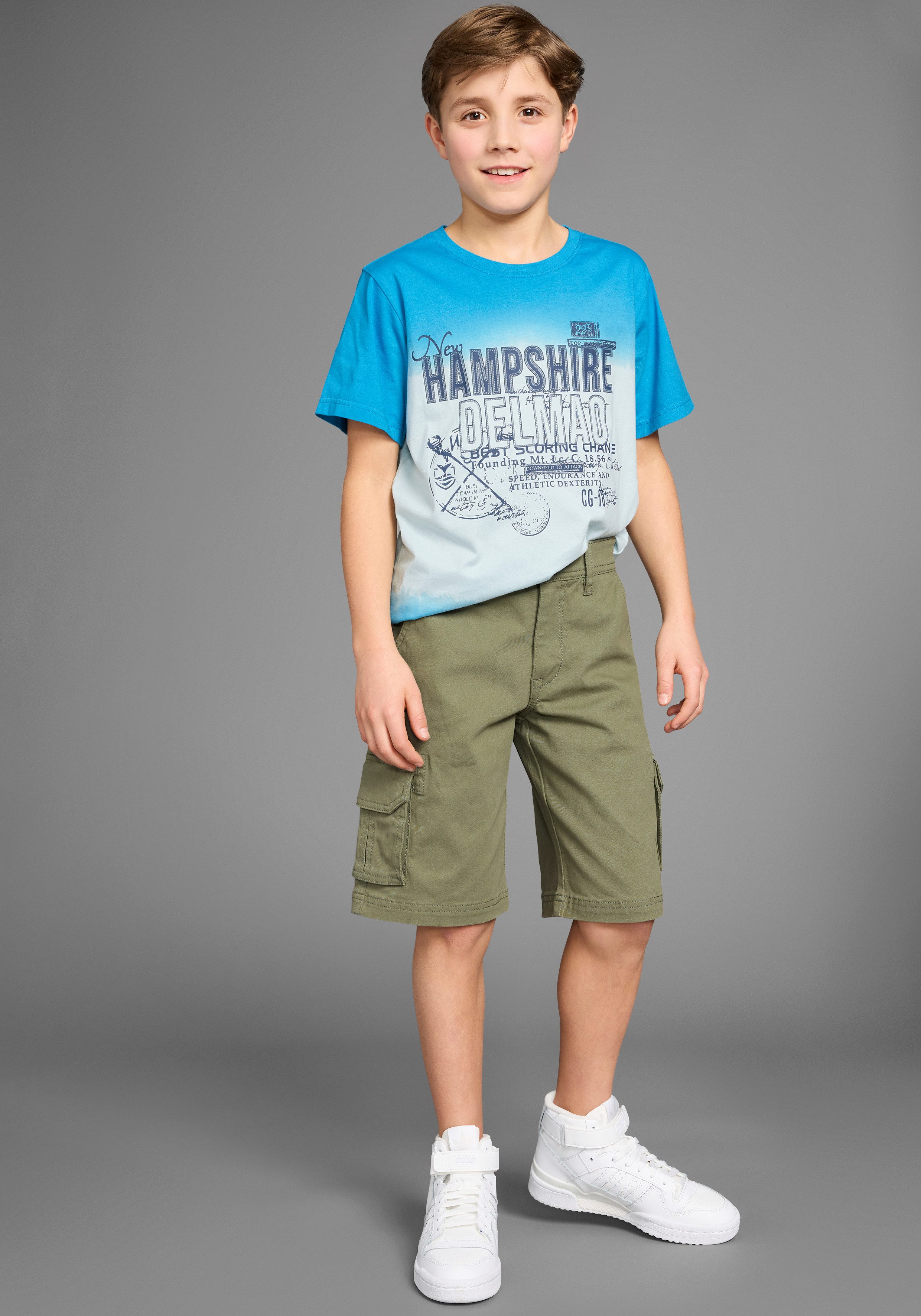 DELMAO T-shirt Verloopshirt , batik-look, elk shirt valt uniek