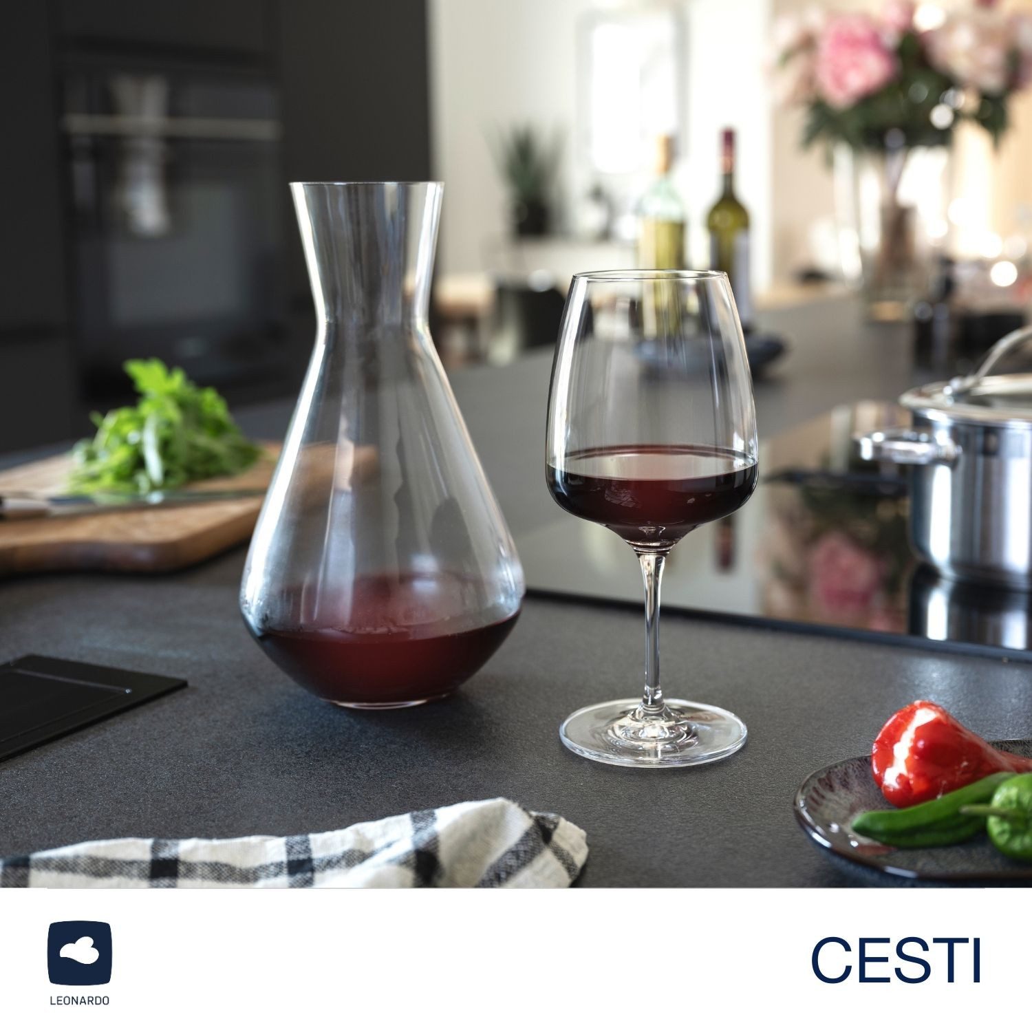 LEONARDO Rodewijnglas Wijnset CESTI + poetsdoek 2 wijnglazen en 1 karaf met poetsdoek (set, 4-delig)