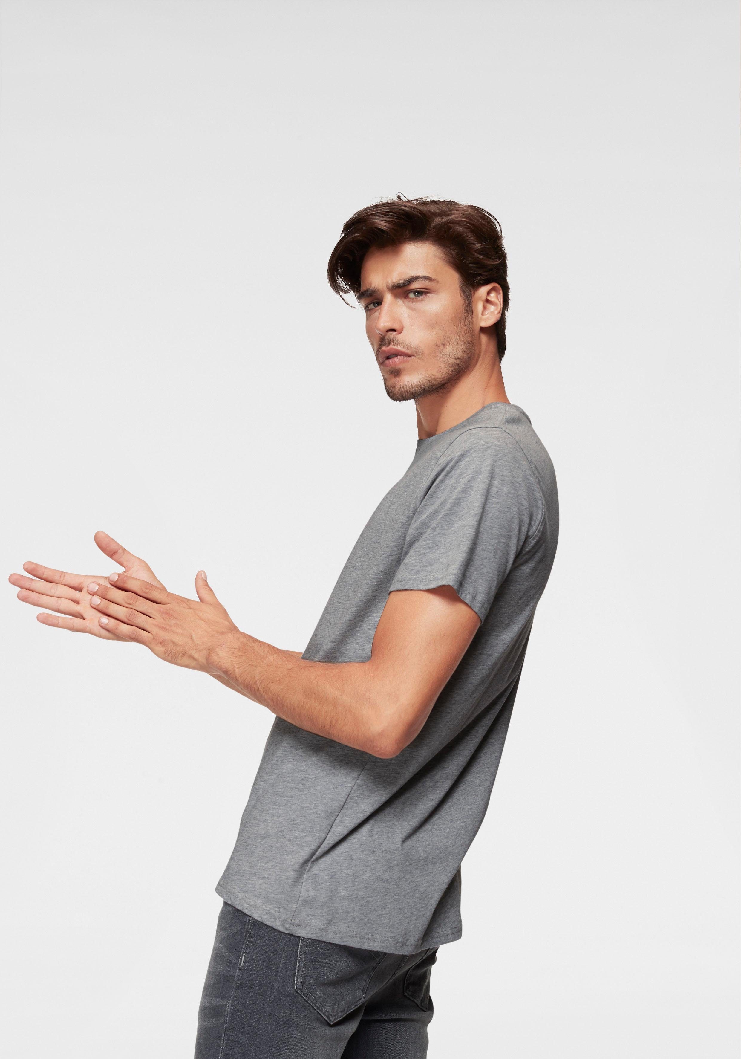 TOMMY JEANS T-shirt TJM ESSENTIAL SOLID TEE met ronde hals en subtiele logo-vlag