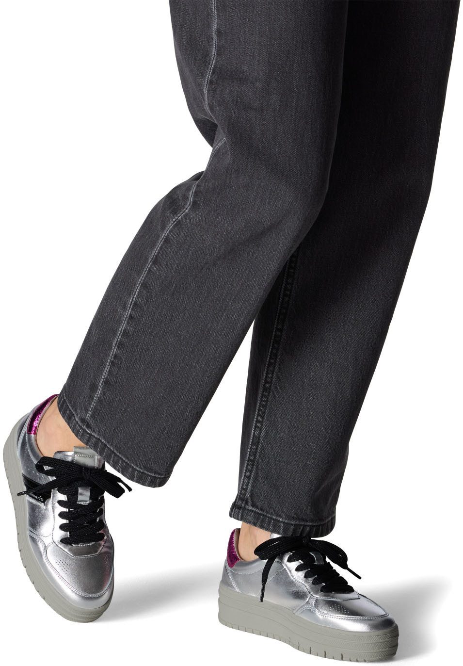 Tamaris Plateausneakers , vrijetijdsschoen, lage schoen, veterschoen met decoratieve stiksels en perforatie