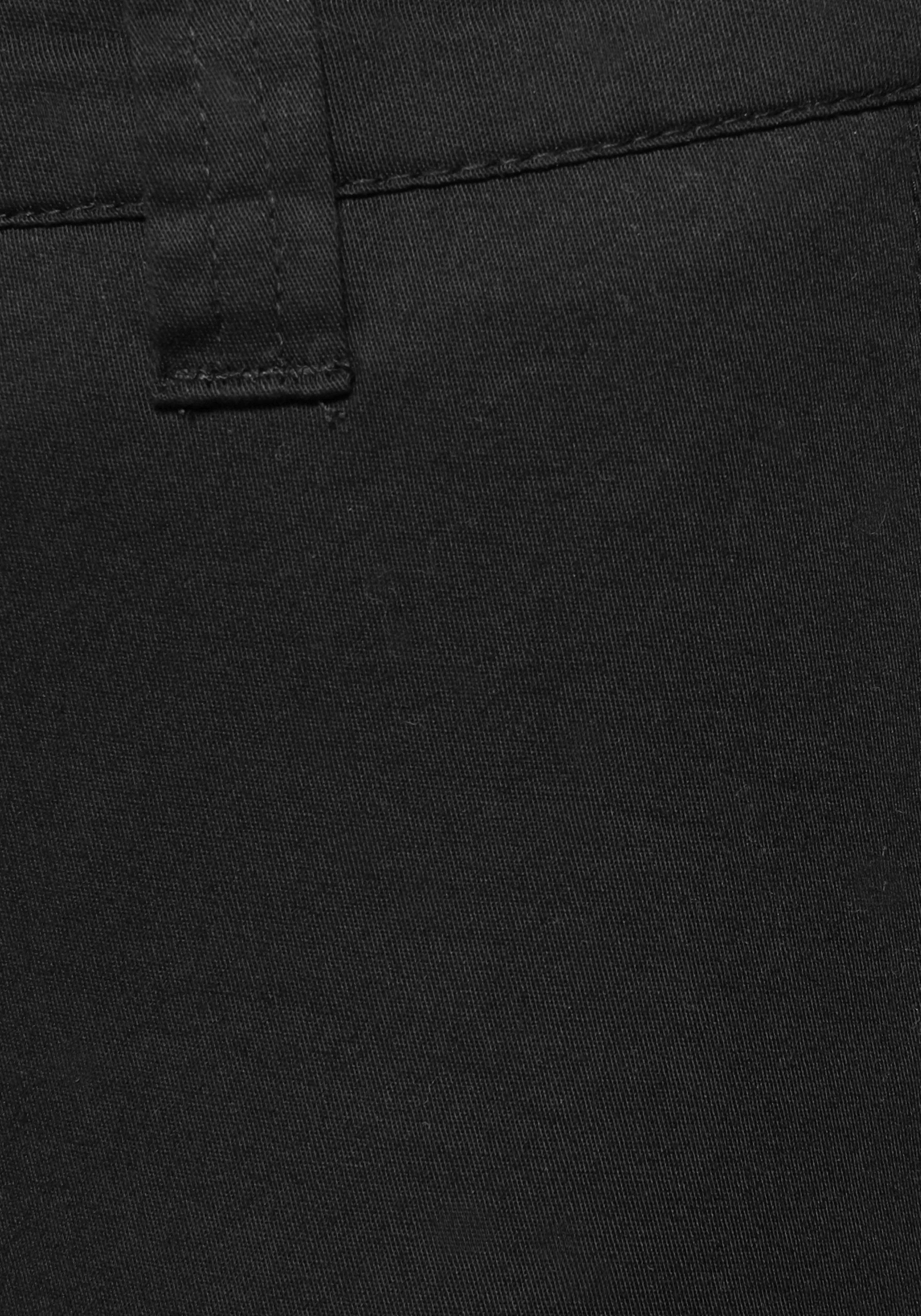 AJC Chino in een vlot model met klepzakken