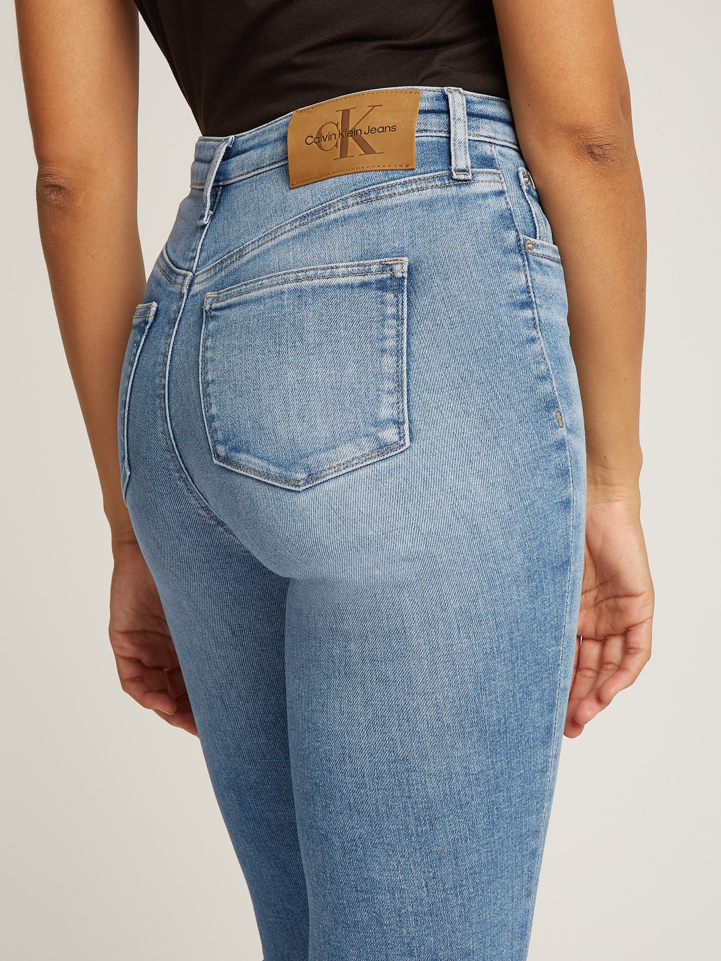Calvin Klein Skinny fit jeans HIGH RISE SUPER SKINNY ANKLE met stone-wash look met muntzakje