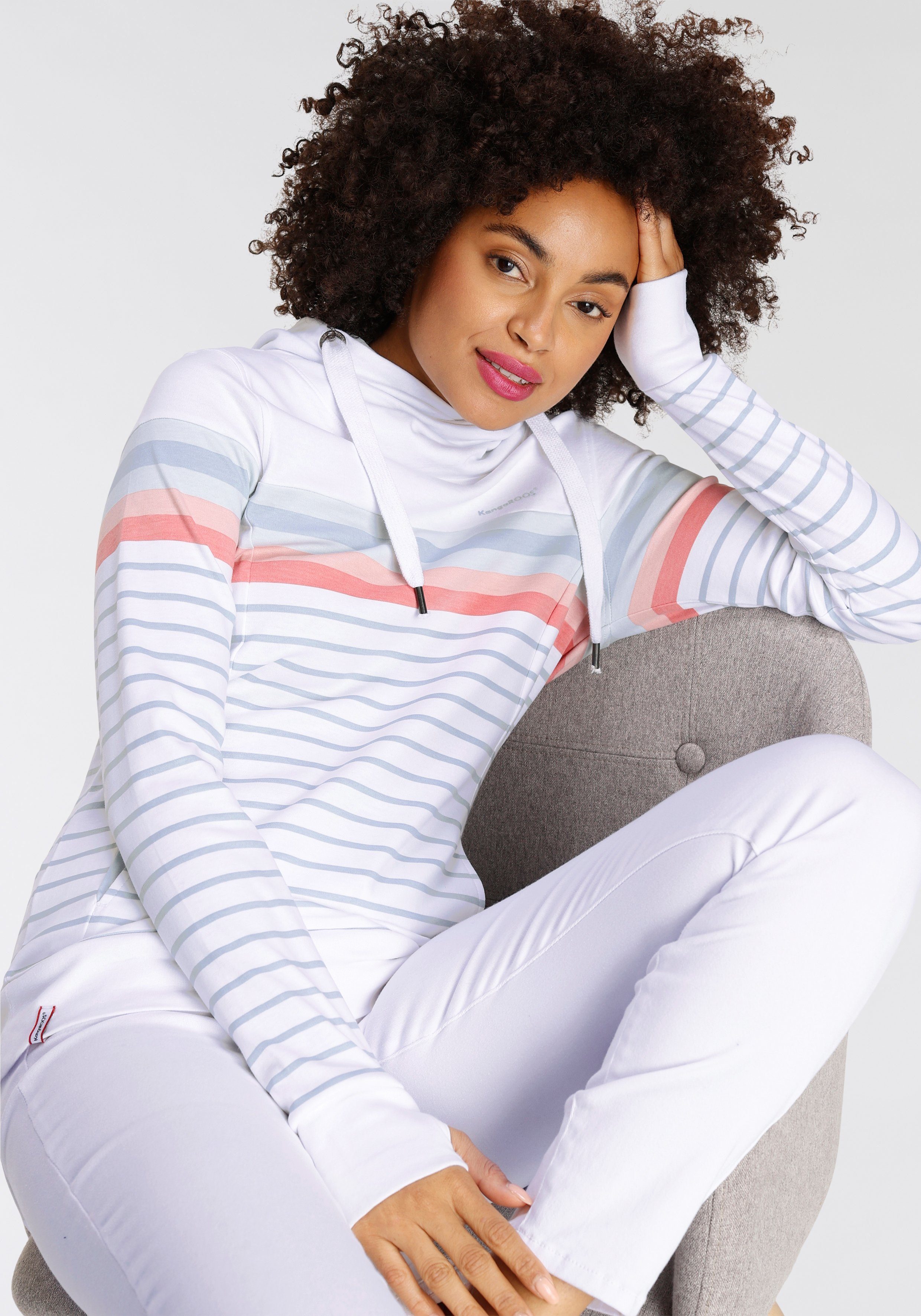 KangaROOS Hoodie Lange mouwen met duimgaten, comfortabel gesneden en heupbedekkend