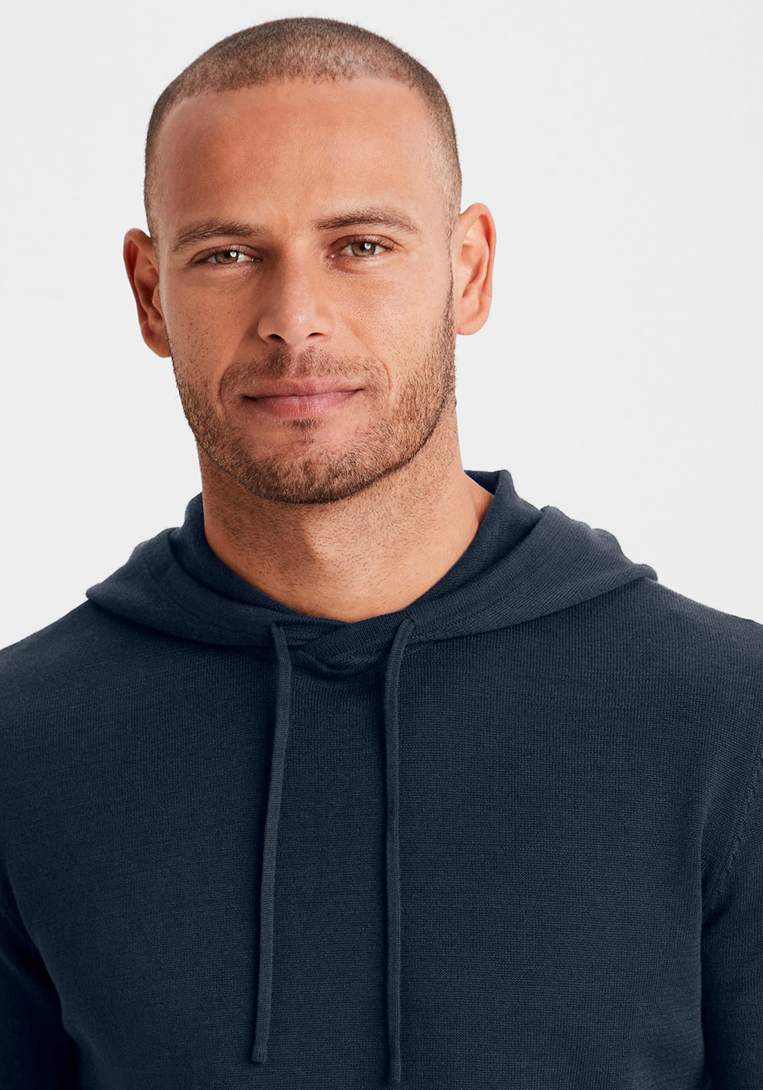 H.I.S Hoodie , Gebreide trui met capuchon Fijn breisel van onderhoudsvriendelijke katoenmix