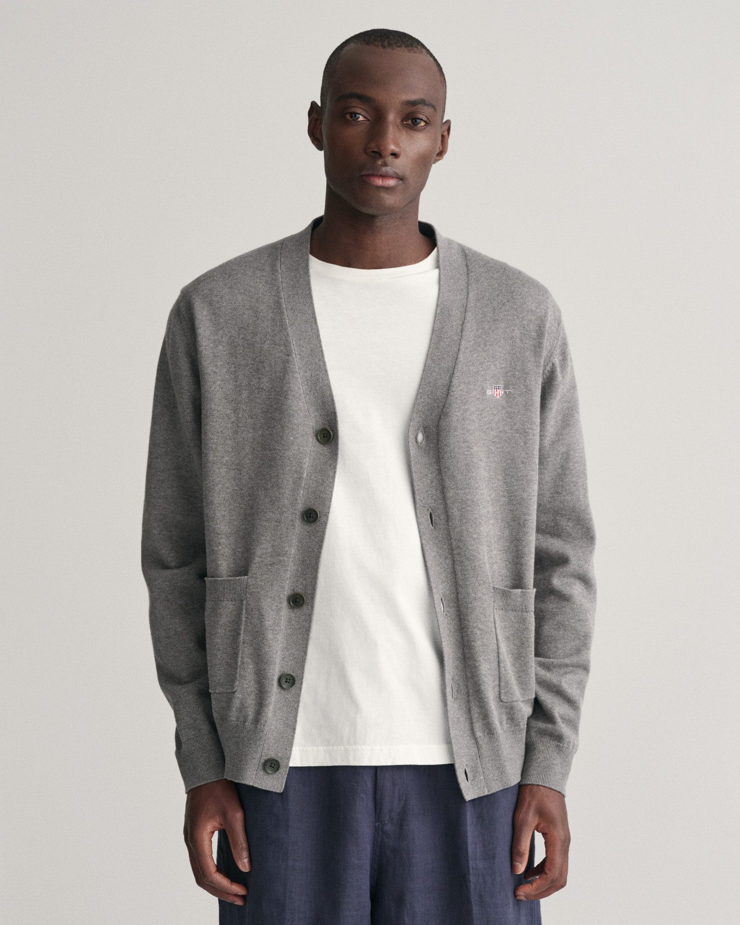 Gant Vest CLASSIC COTTON V-CARDIGAN Grafische GANT-borduursel op de borst