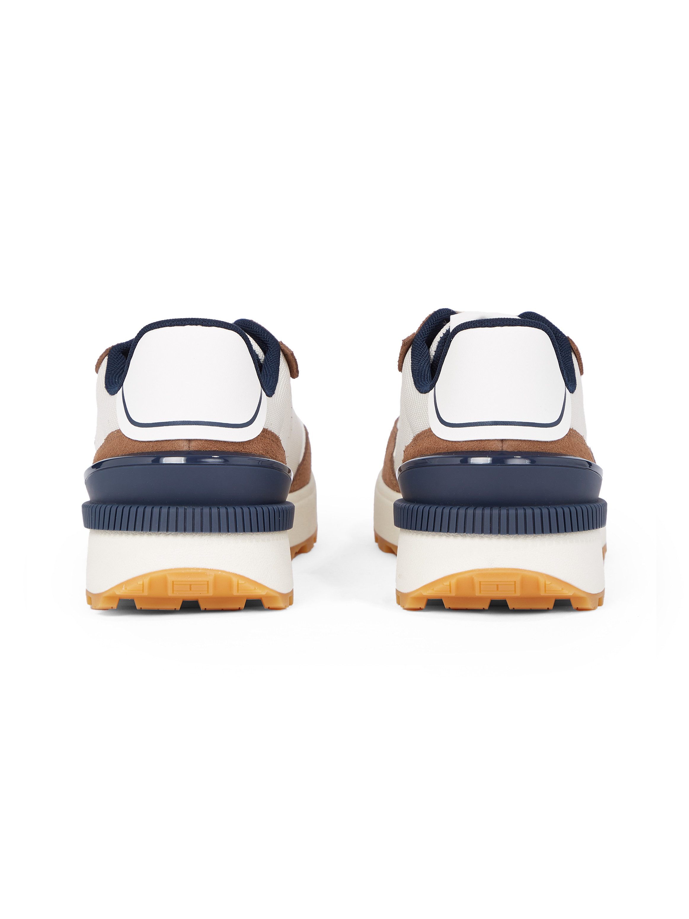 TOMMY JEANS Sneakers met sleehak TJM TECHNICAL RUNNER ESS , vrijetijdsschoen, halfschoen, veterschoen met gepolsterde schacht