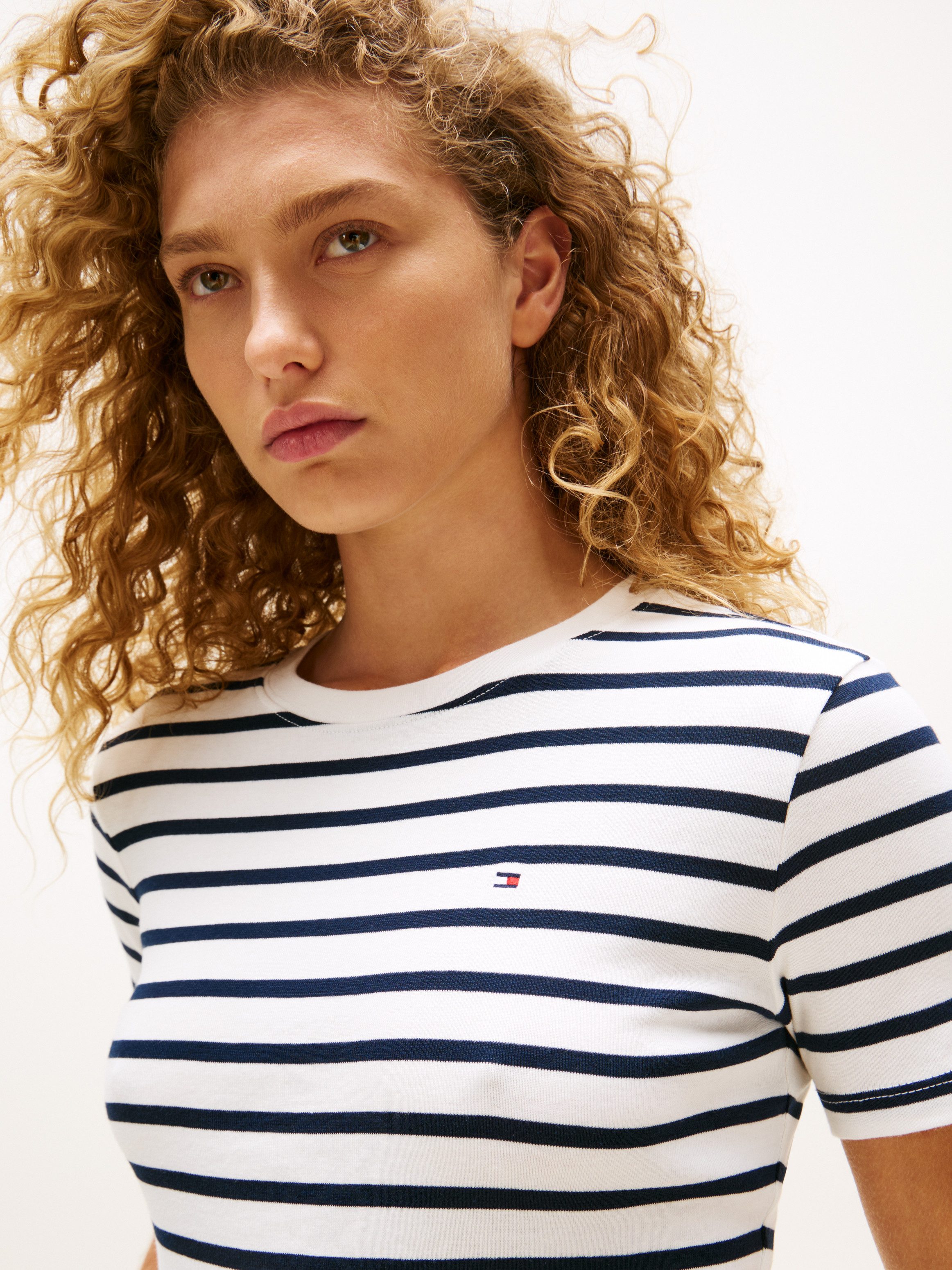 Tommy Hilfiger T-shirt SLIM CODY C-NK SS met geborduurd logo