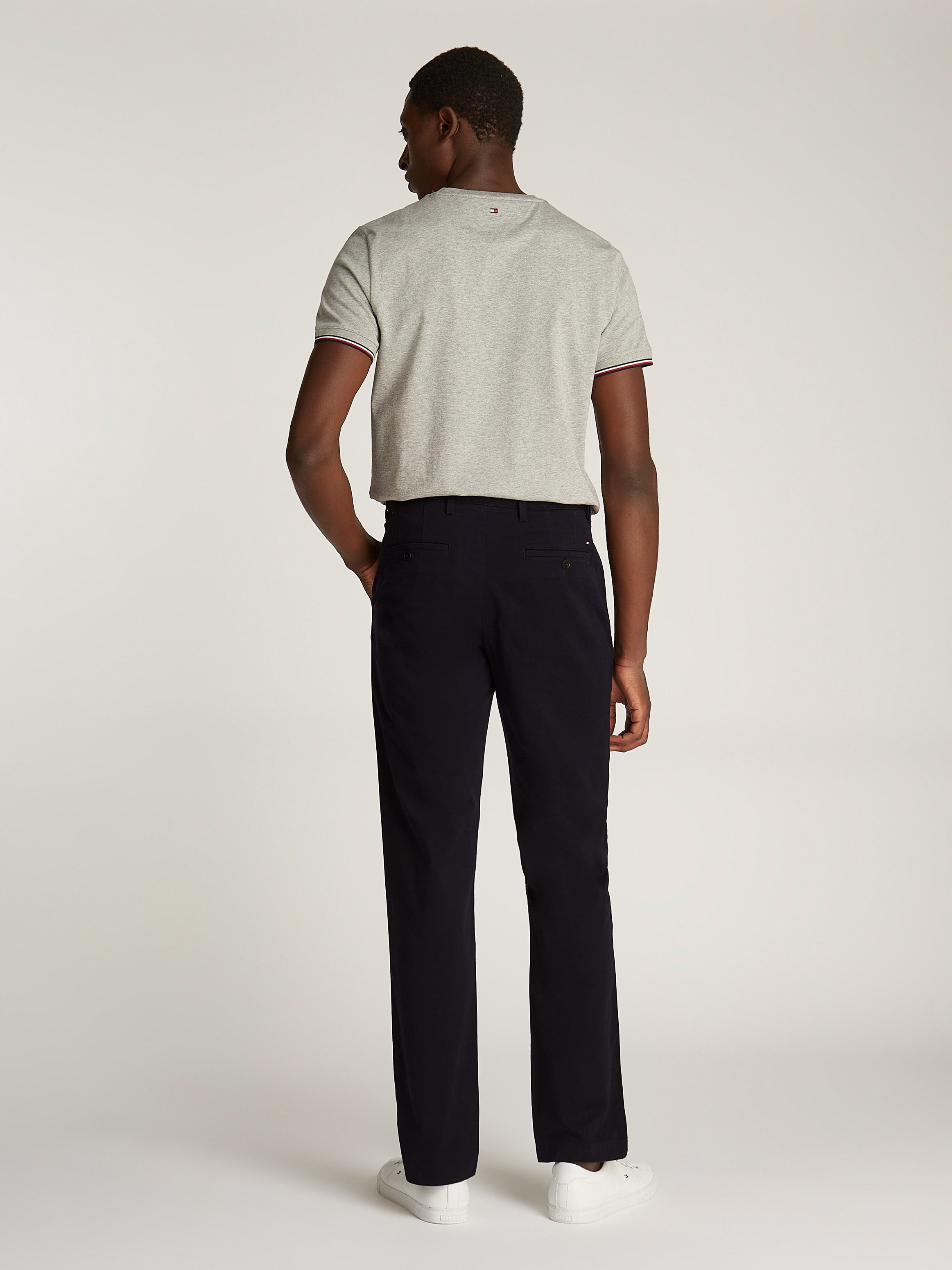 Tommy Hilfiger Chino DENTON CHINO SATIN met achterzakken met knoop logo-borduursel