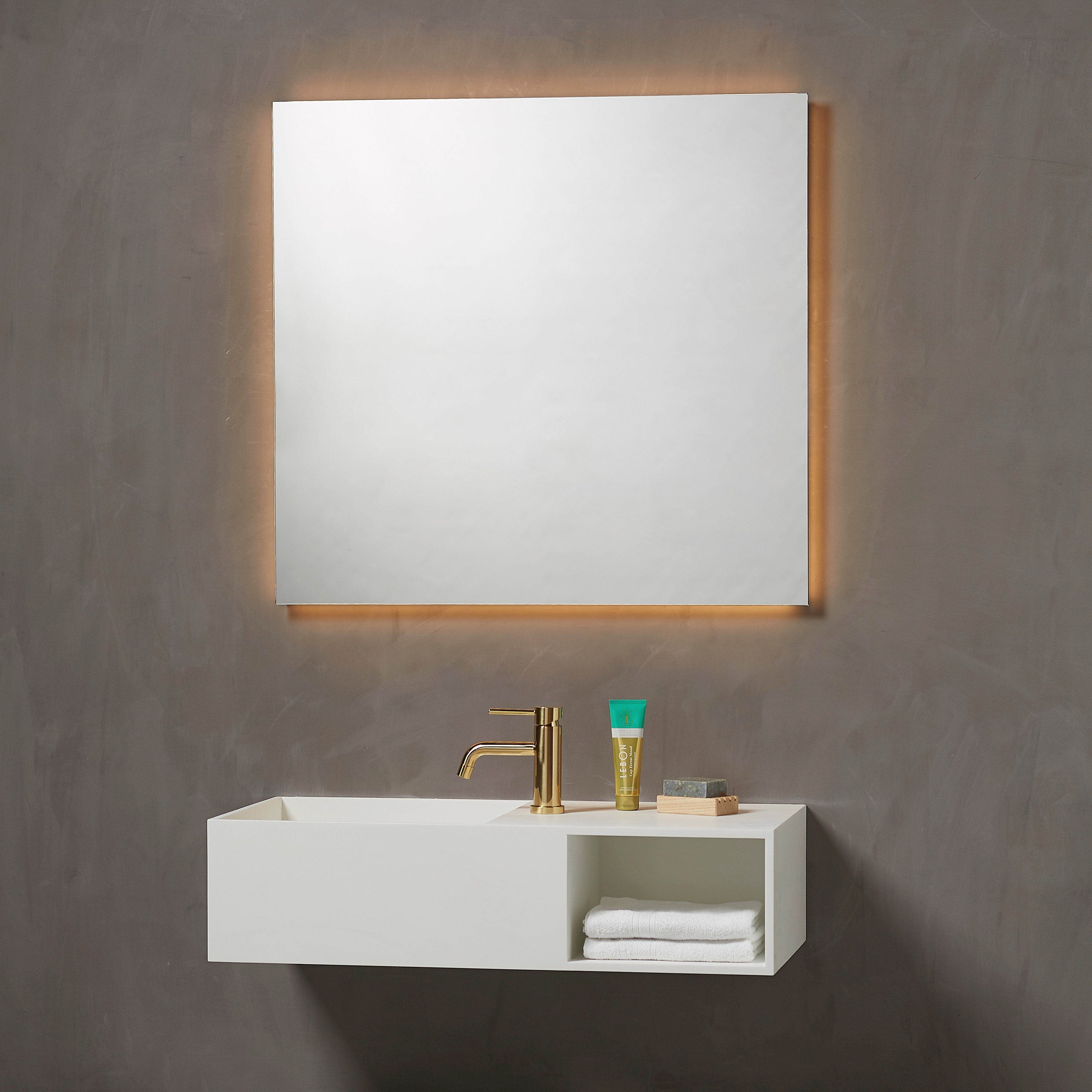 Loevschall Badspiegel Vejle 75x80 cm, met verlichting spiegels & verlichting zilver