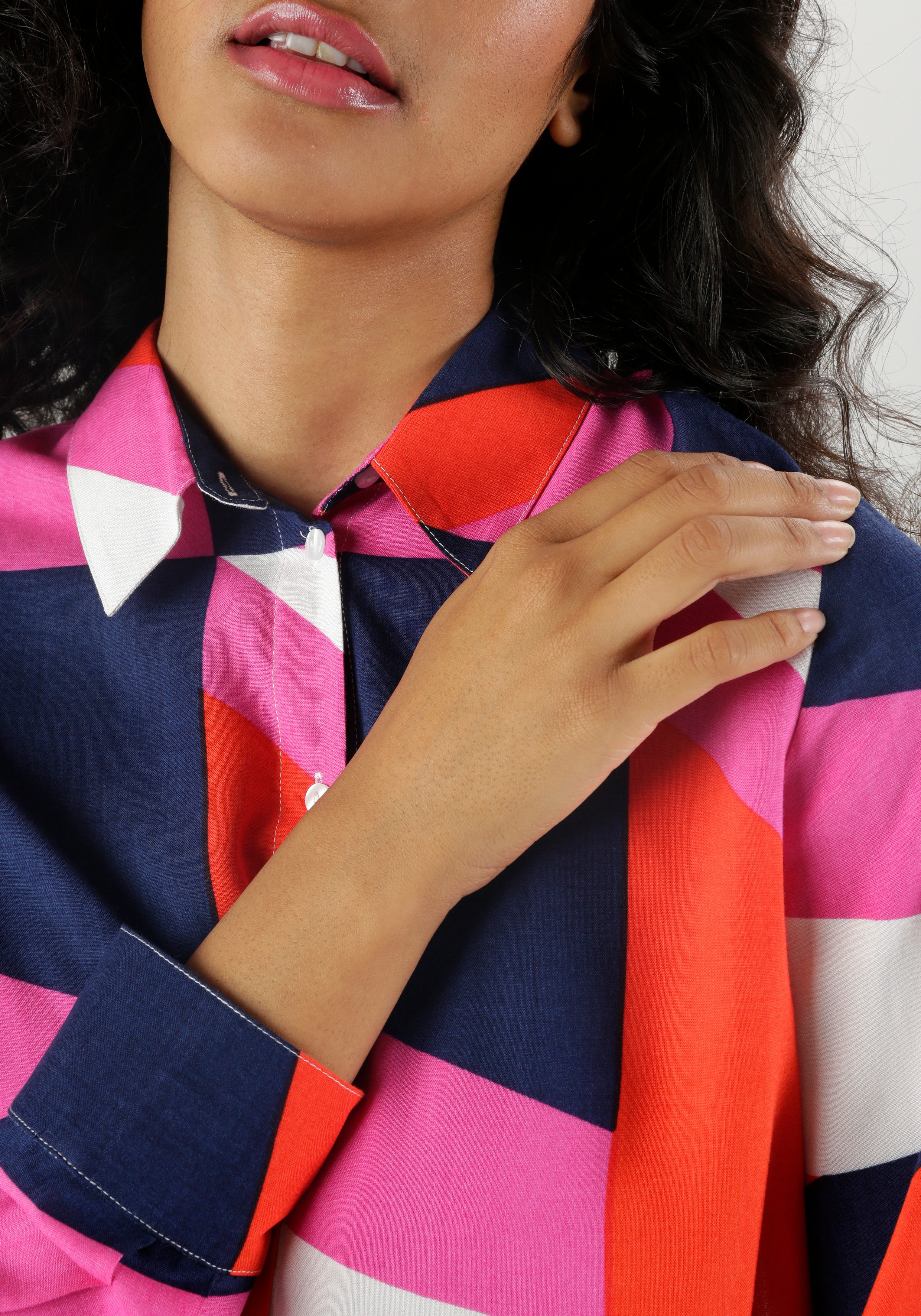 Aniston SELECTED Overhemdblouse met grafisch patroon in felle kleuren