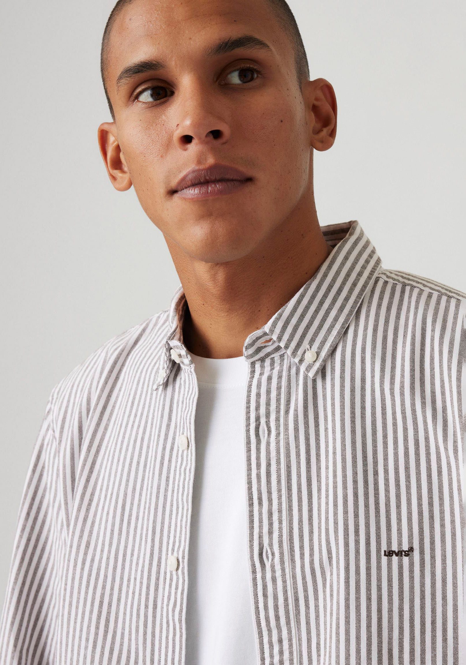 Levi's® Overhemd met lange mouwen AUTHENTIC BUTTON DOWN met ton-in-ton logo-borduursel op de borst