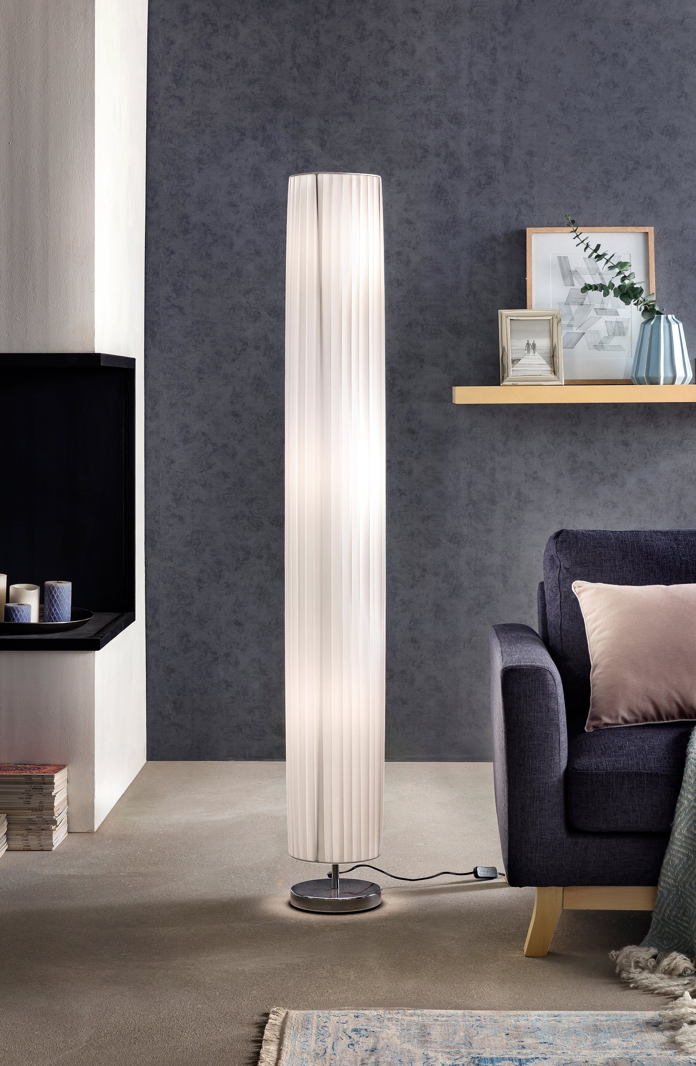 SalesFever Staande lamp Leah Plissé-lampenkap van latex (1 stuk)