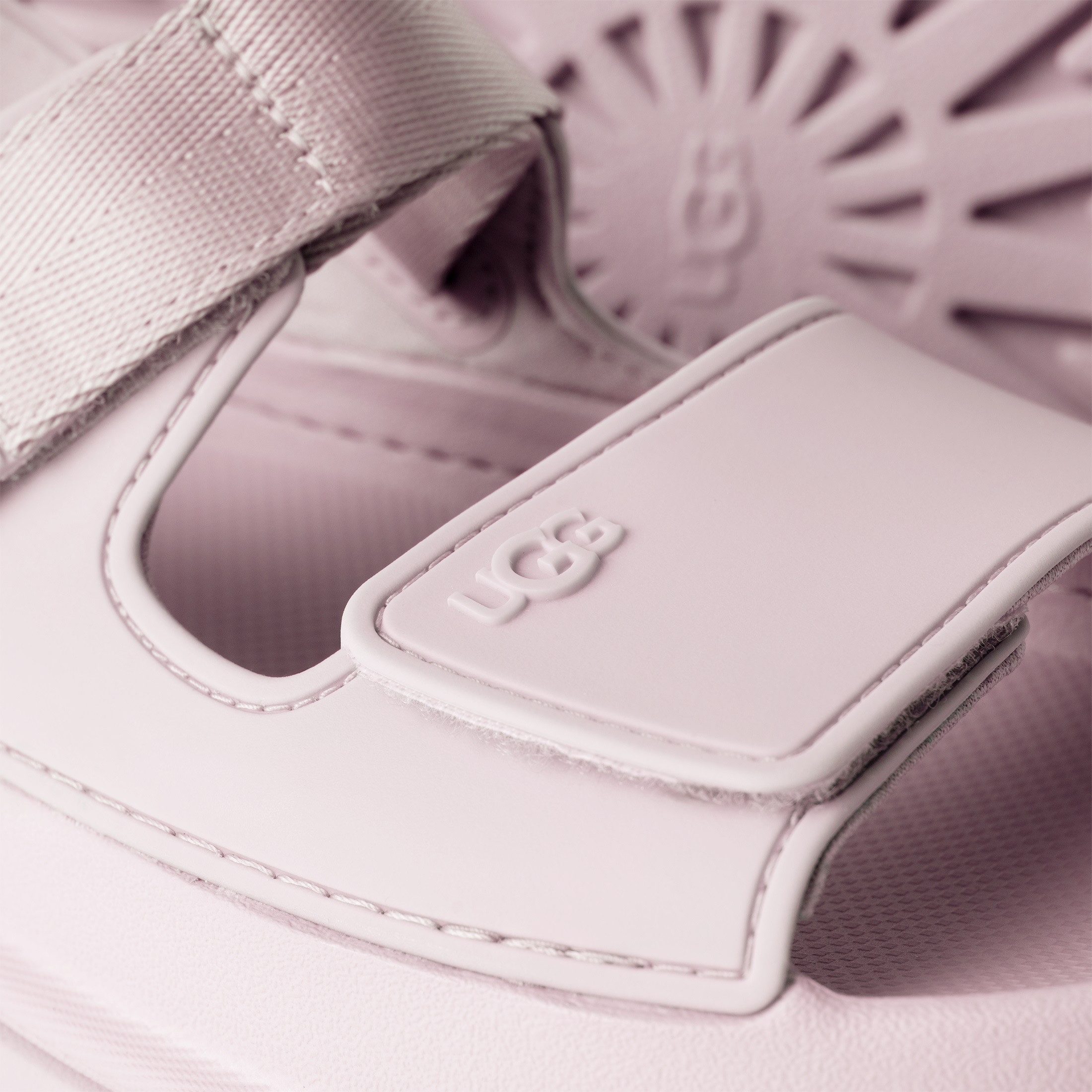 UGG Plateausandalen Goldenglow , zomerschoen, strandschoen, plateausandaal met klittenbandsluitingen