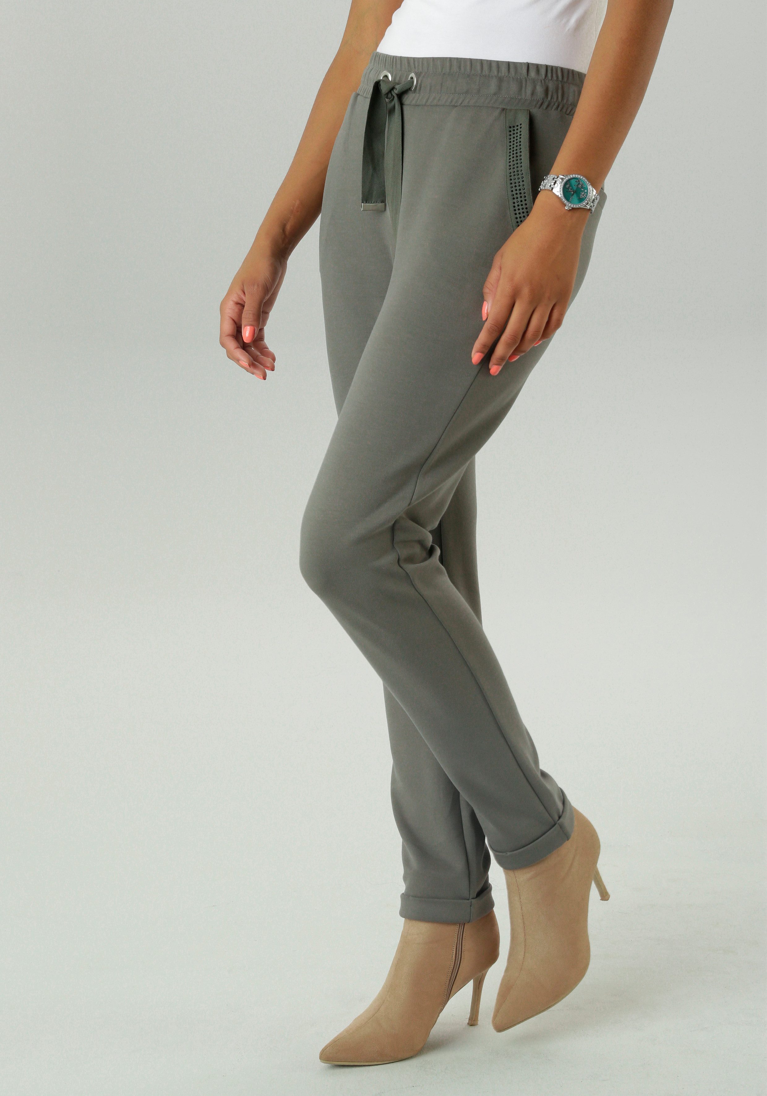 Aniston SELECTED Comfortbroek met glinsterende stenen aan de insteekzakken - nieuwe collectie