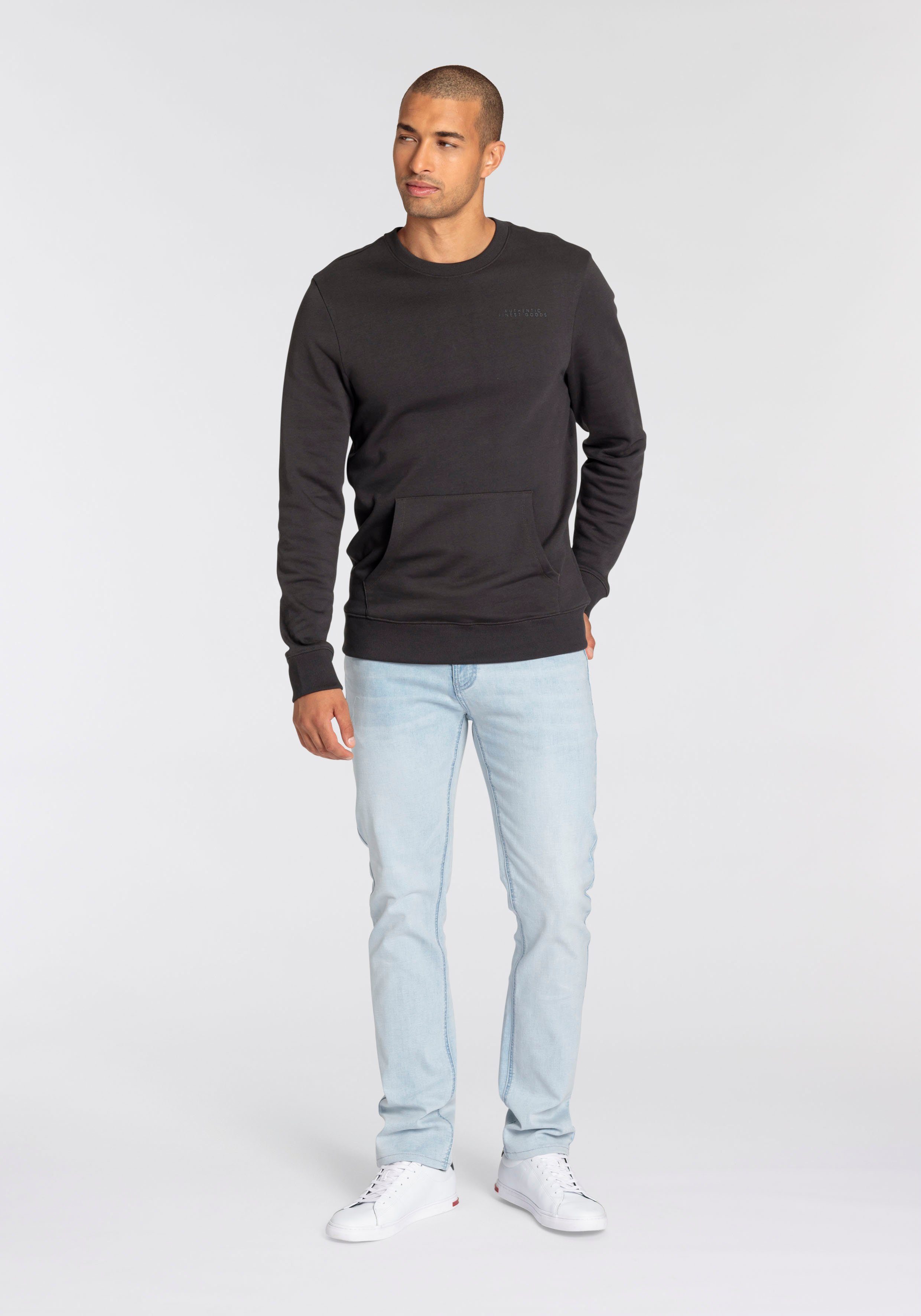Bruno Banani Straight jeans Hutch rechte broekspijpen, gedeeltelijk met modieuze destroyed-effecten,