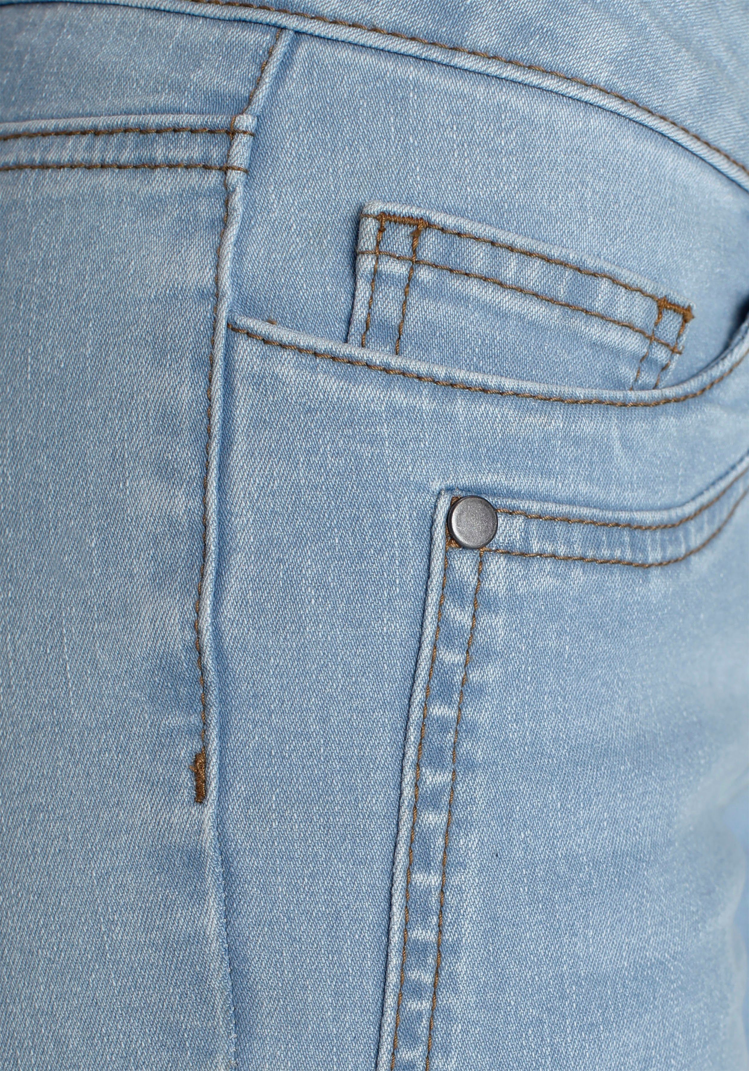 Arizona Bootcut jeans Met geren uitlopende pasvorm, lage taille, elastisch materiaal