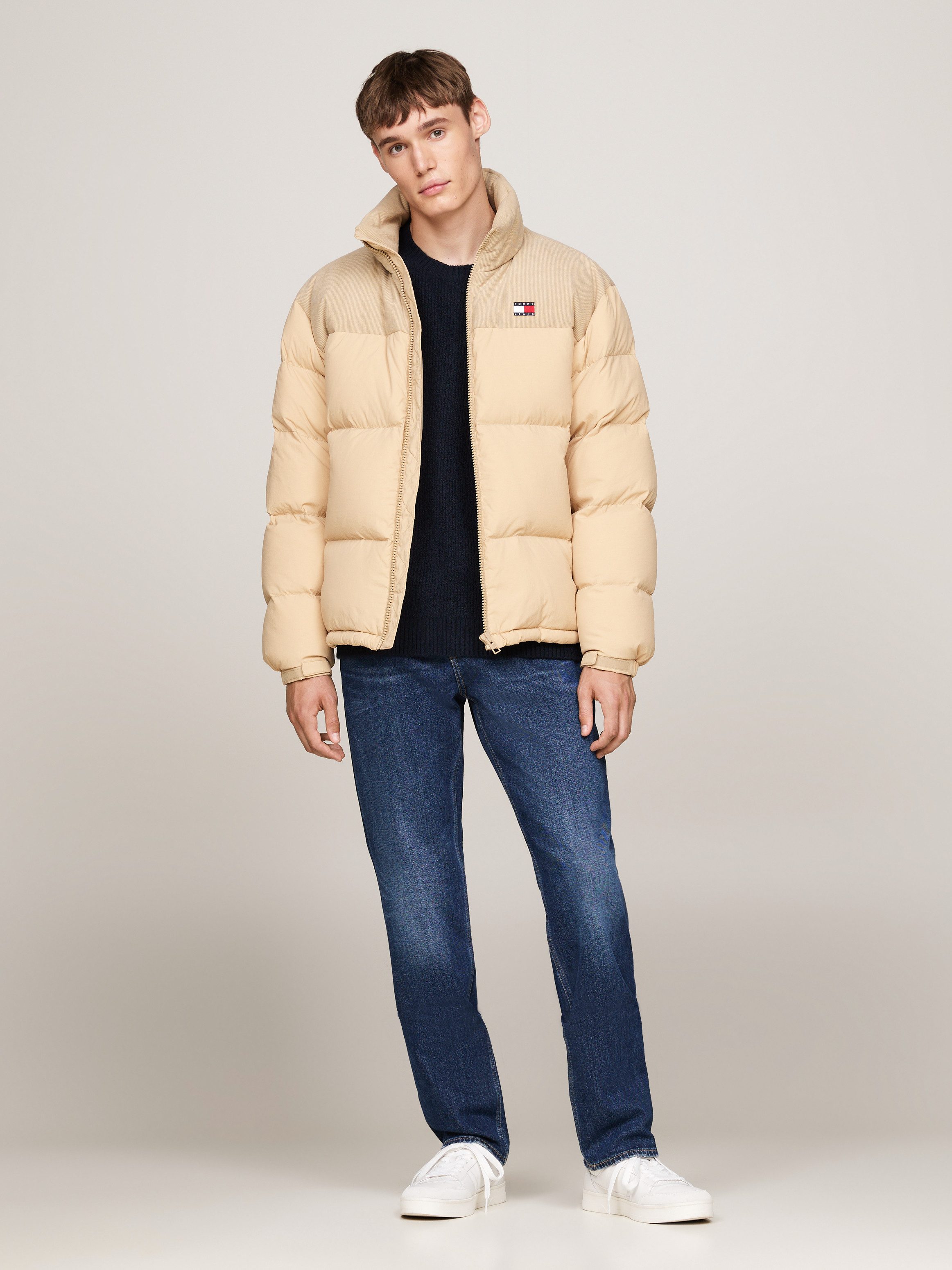 TOMMY JEANS Gewatteerde jas TJM CORD MIX ALASKA PUFFER met cord-inzetten op borst en schouders