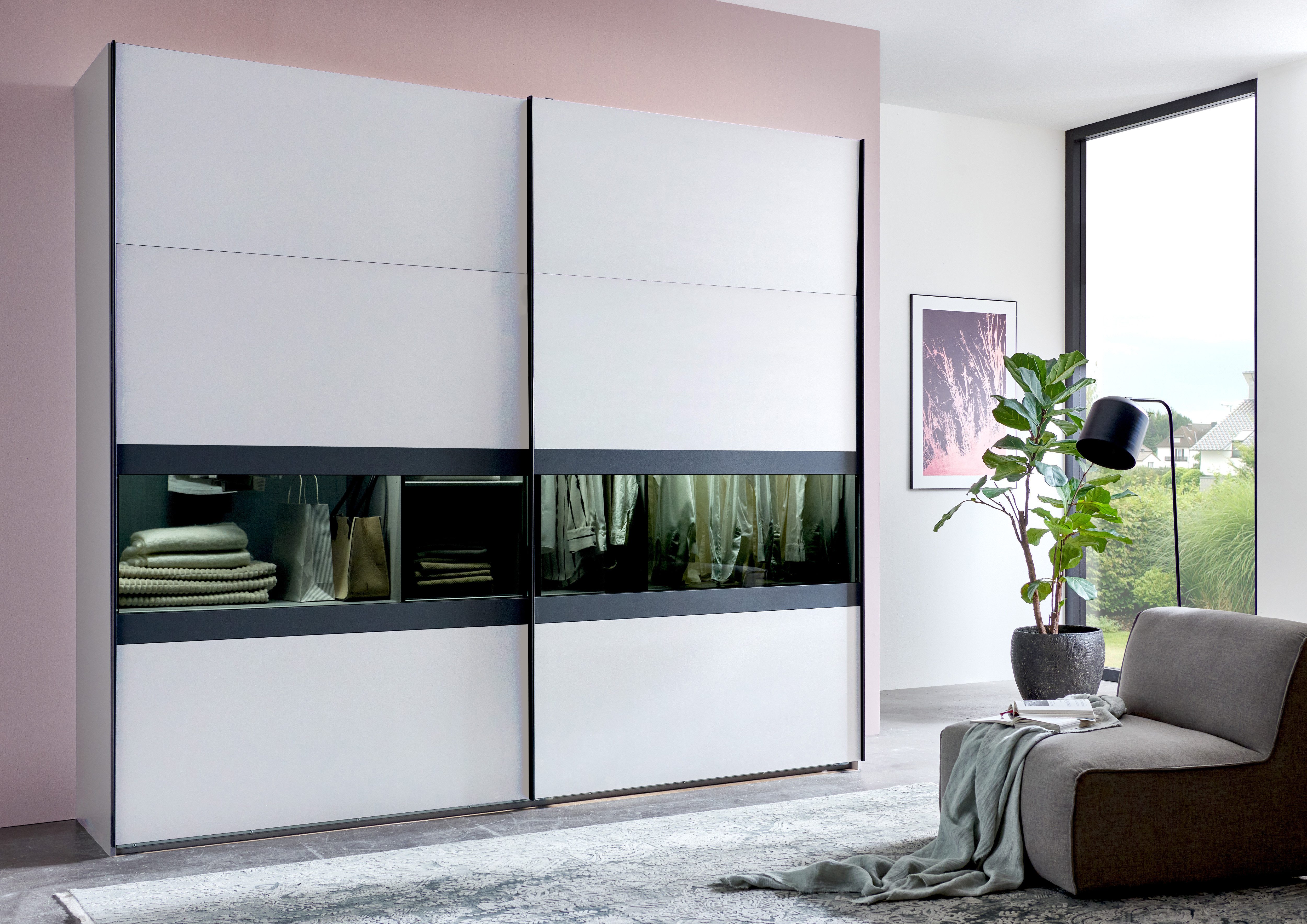 Wimex Schuifdeurkast Easy Plus, kledingkast Made in Germany met glazen inzet/ rookglas, vele breedtes beschikbaar, zwarte handgrepen