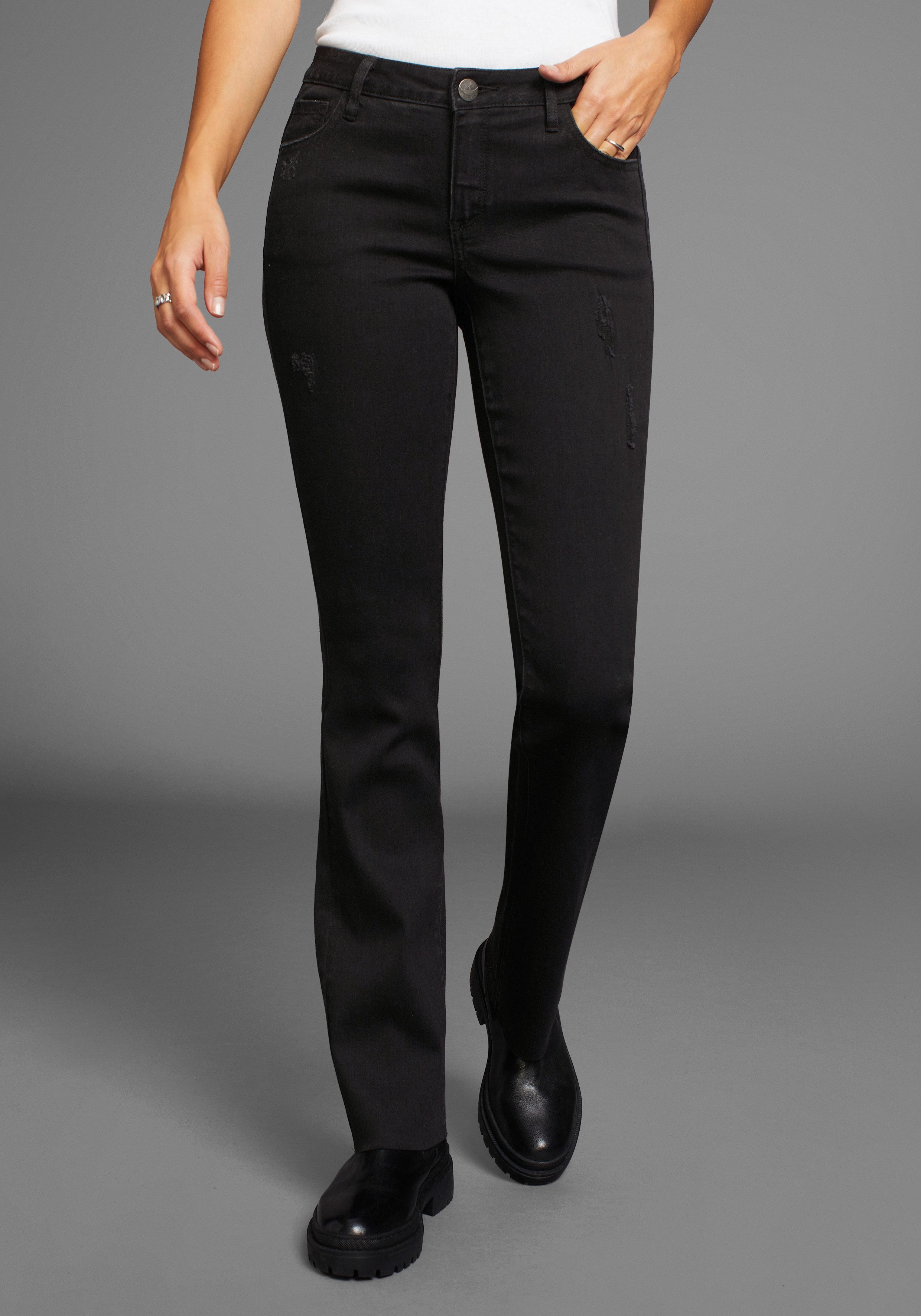 Arizona Bootcut jeans Ultra Stretch uitlopende pasvorm, modieuze used-look, normale taille dames jeans maat 50 zwart