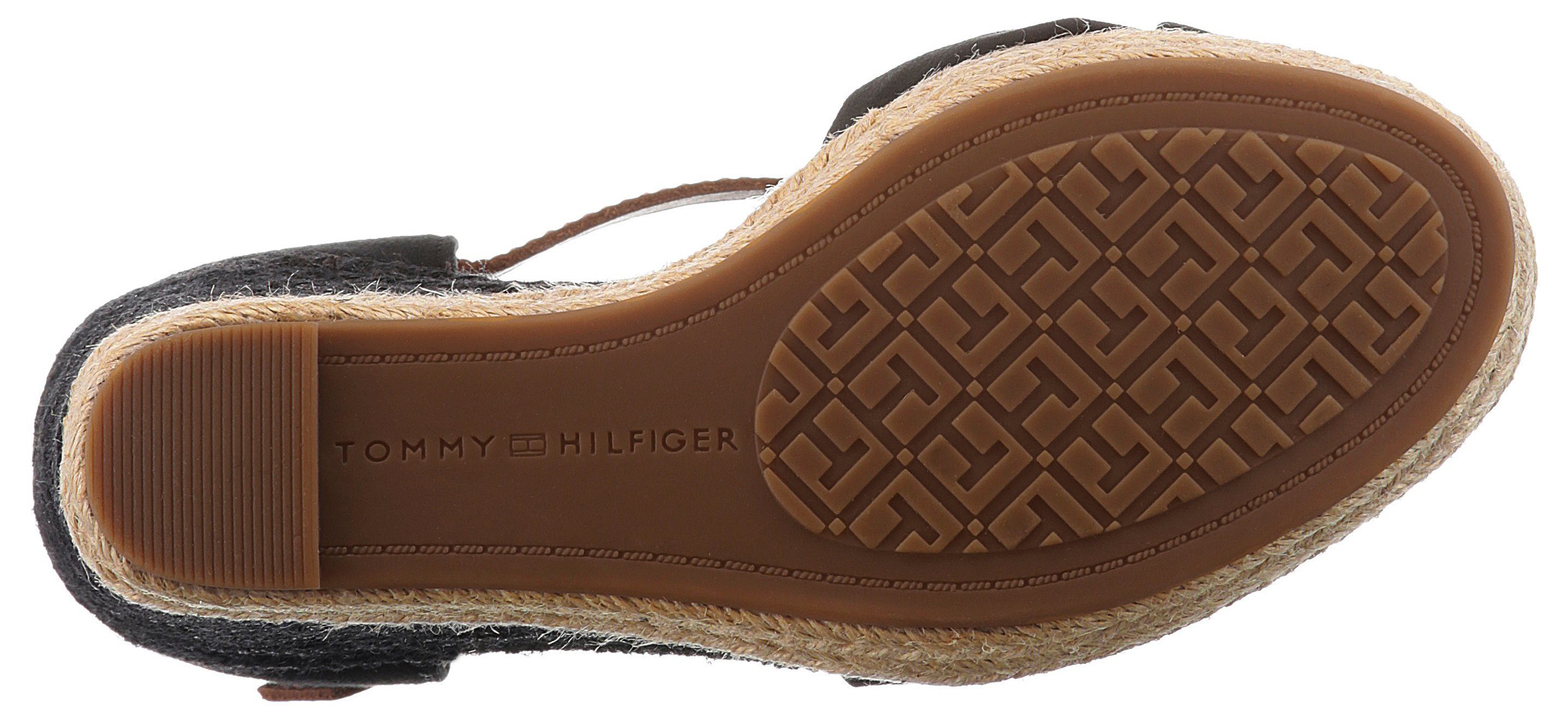 Tommy Hilfiger Highheel sandaaltjes BASIC OPENED TOE HIGH WEDGE zomerschoen, sandaal, sleehak, met subtiele vlagborduursel