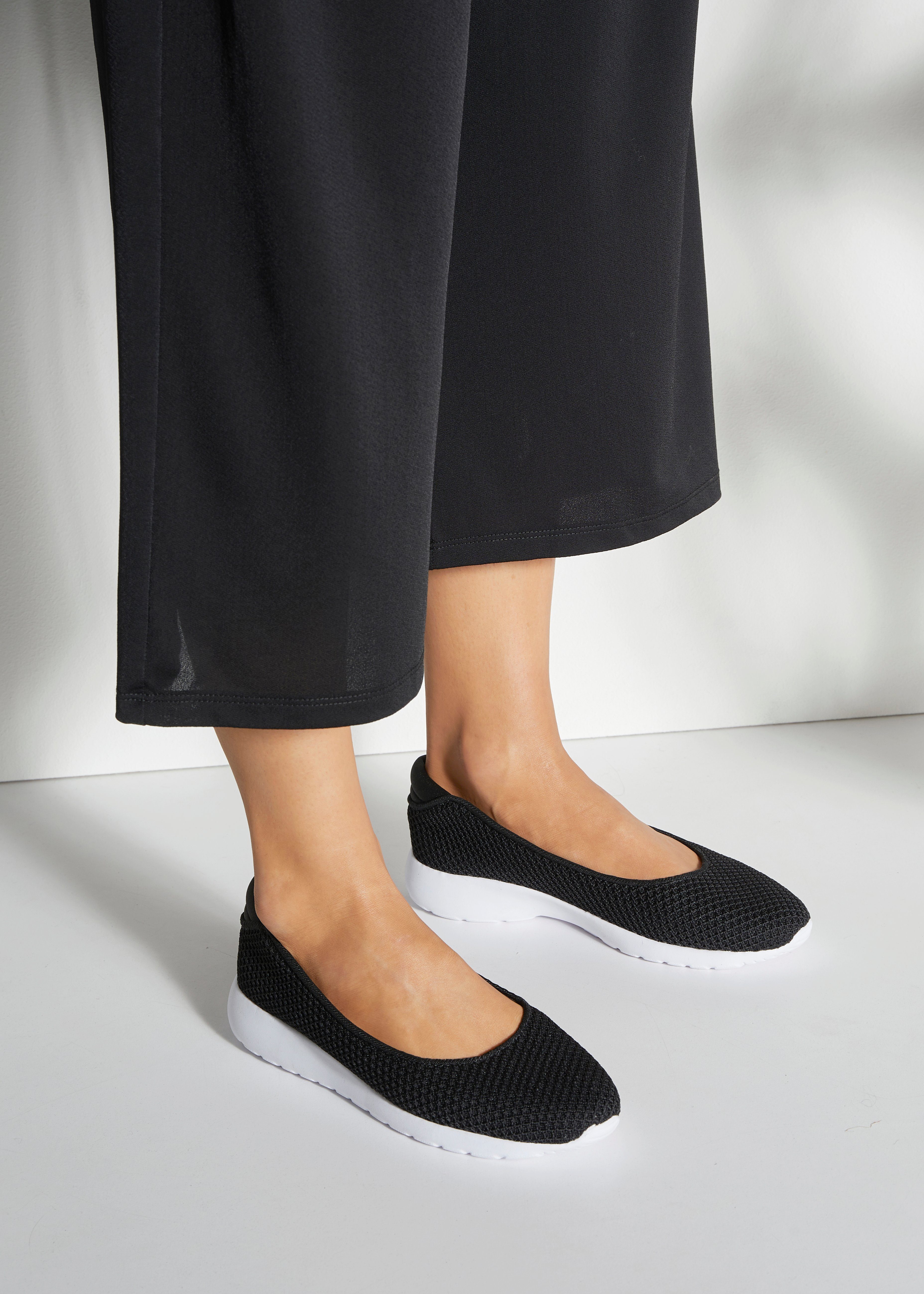 Lascana Ballerina's Vrijetijdsschoen, slipper, lage schoen, sneaker slip-in, lichte mesh-look