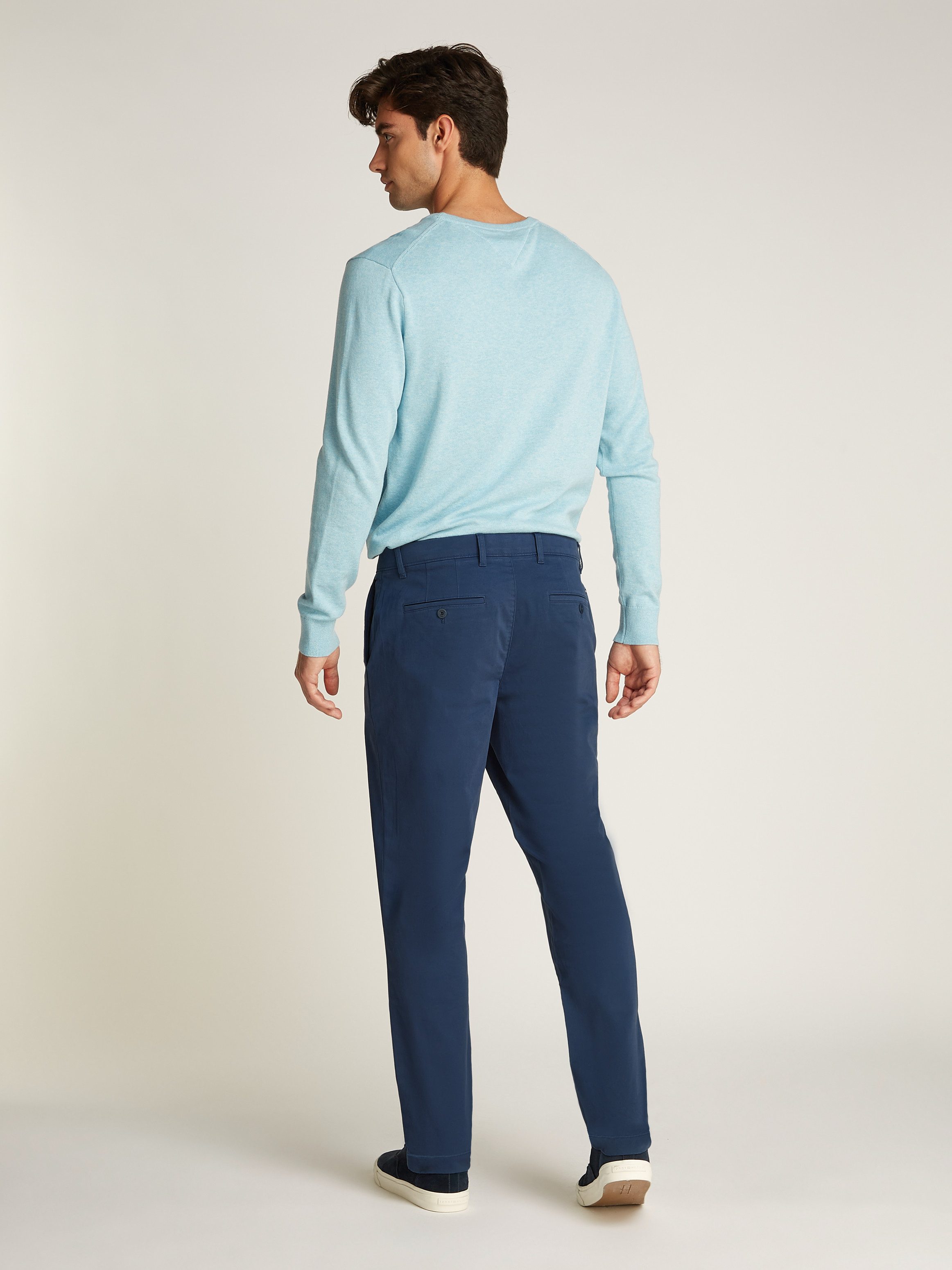 Tommy Hilfiger Chino DENTON CHINO SATIN met achterzakken met knoop logo-borduursel