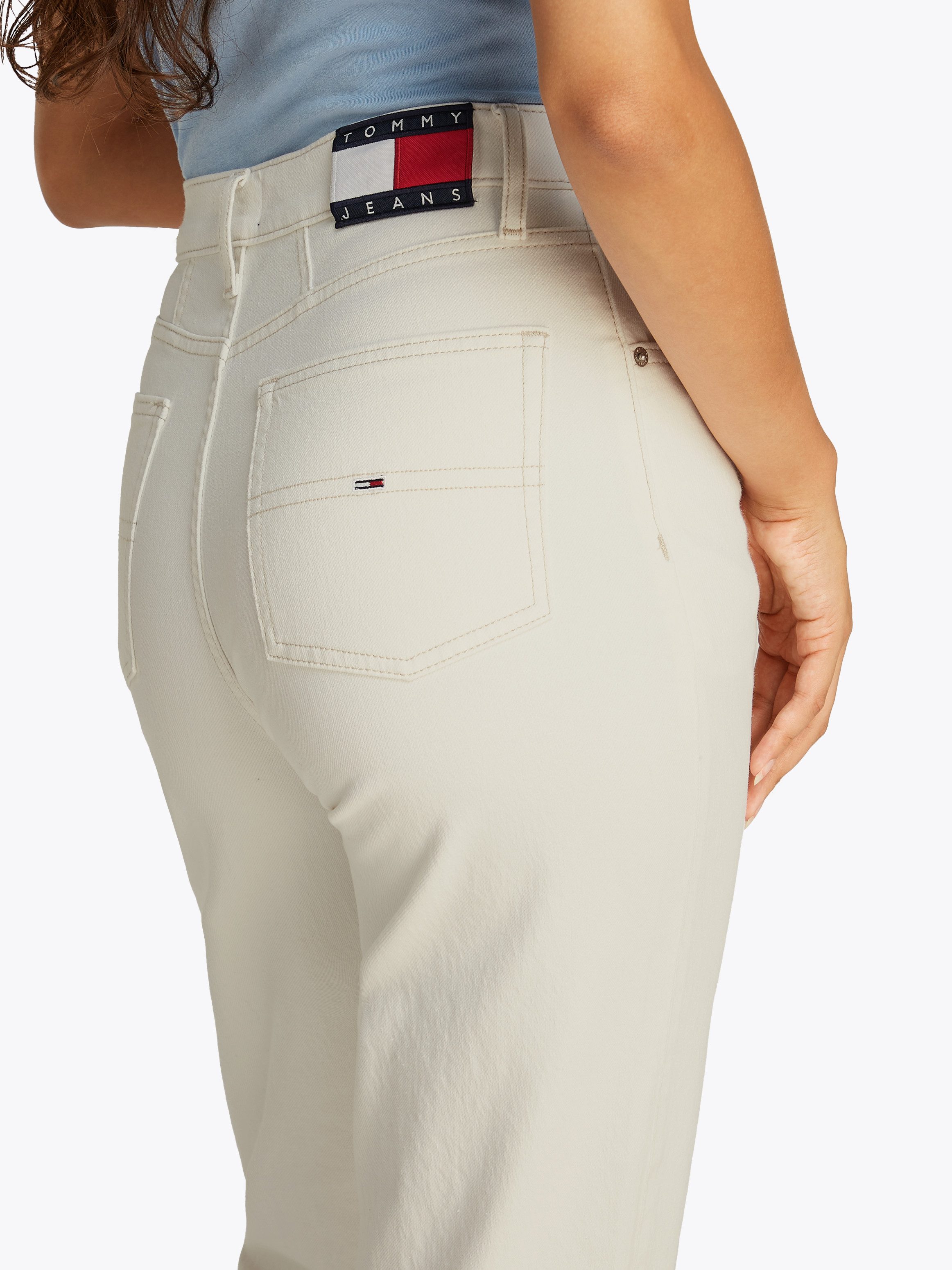 TOMMY JEANS Mom jeans High waist - Mom-Jeans Tapered met logo-borduurwerk, in enkelvrije lengte