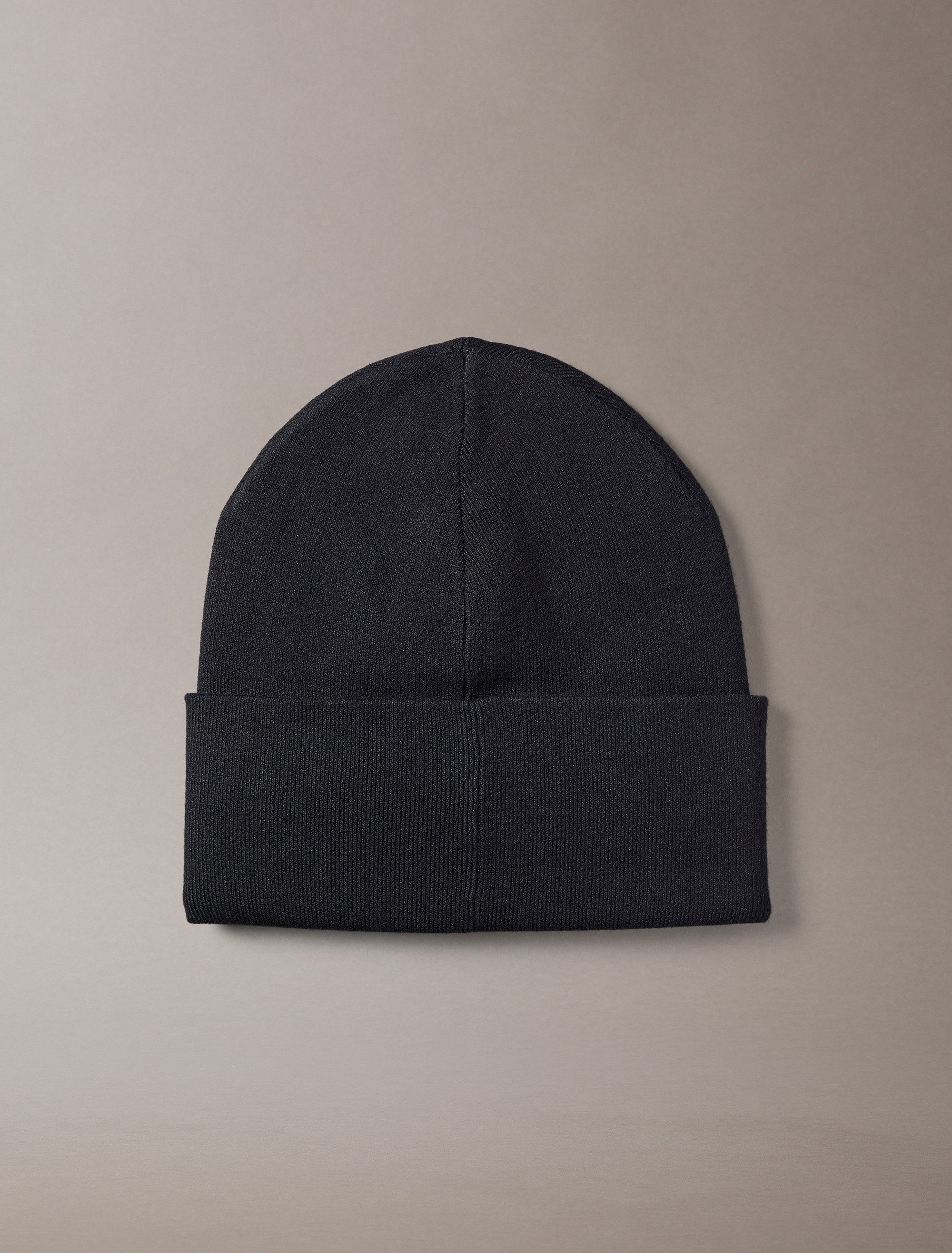Calvin Klein Gebreide muts MONO LOGO PATCH BEANIE Perfect voor dagelijks gebruik