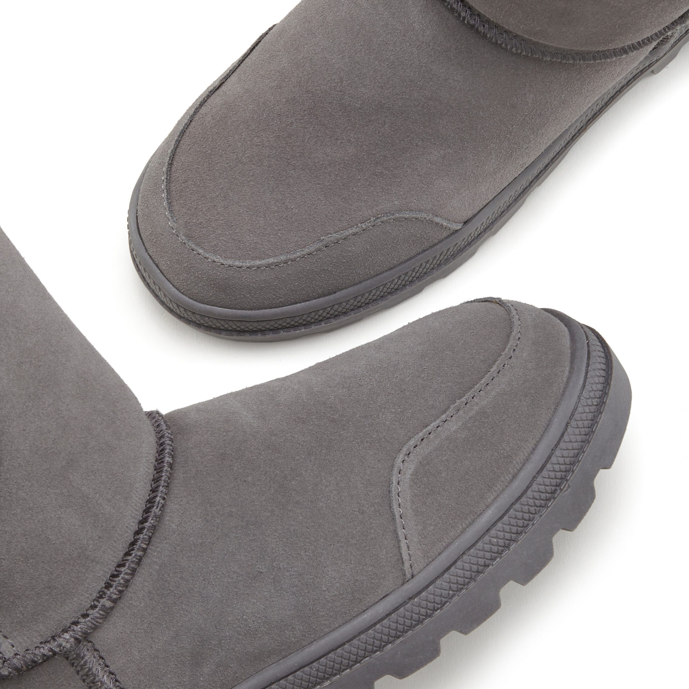 Lascana Winterlaarzen van knuffelig lamsvacht, robuuste zool, winterlaars, snowboots