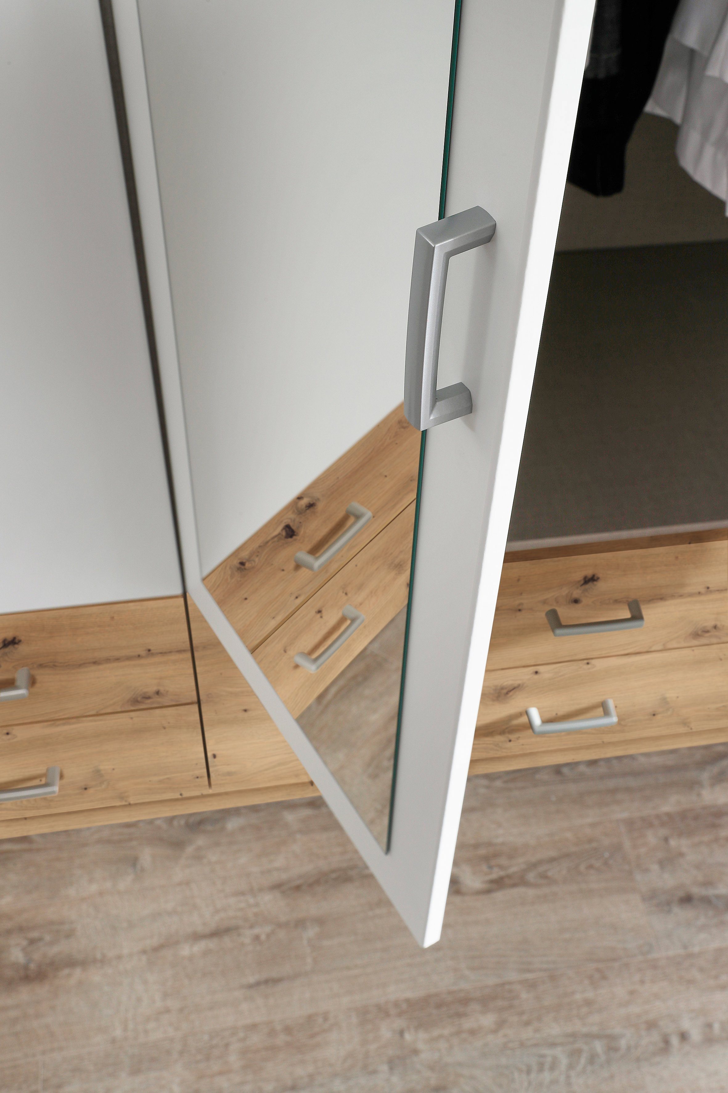 rauch Kledingkast Kast Garderobe Wasmand GAMMA in 3 Breedtes veel opbergruimte met 6 lades, met spiegel topseller made in germany