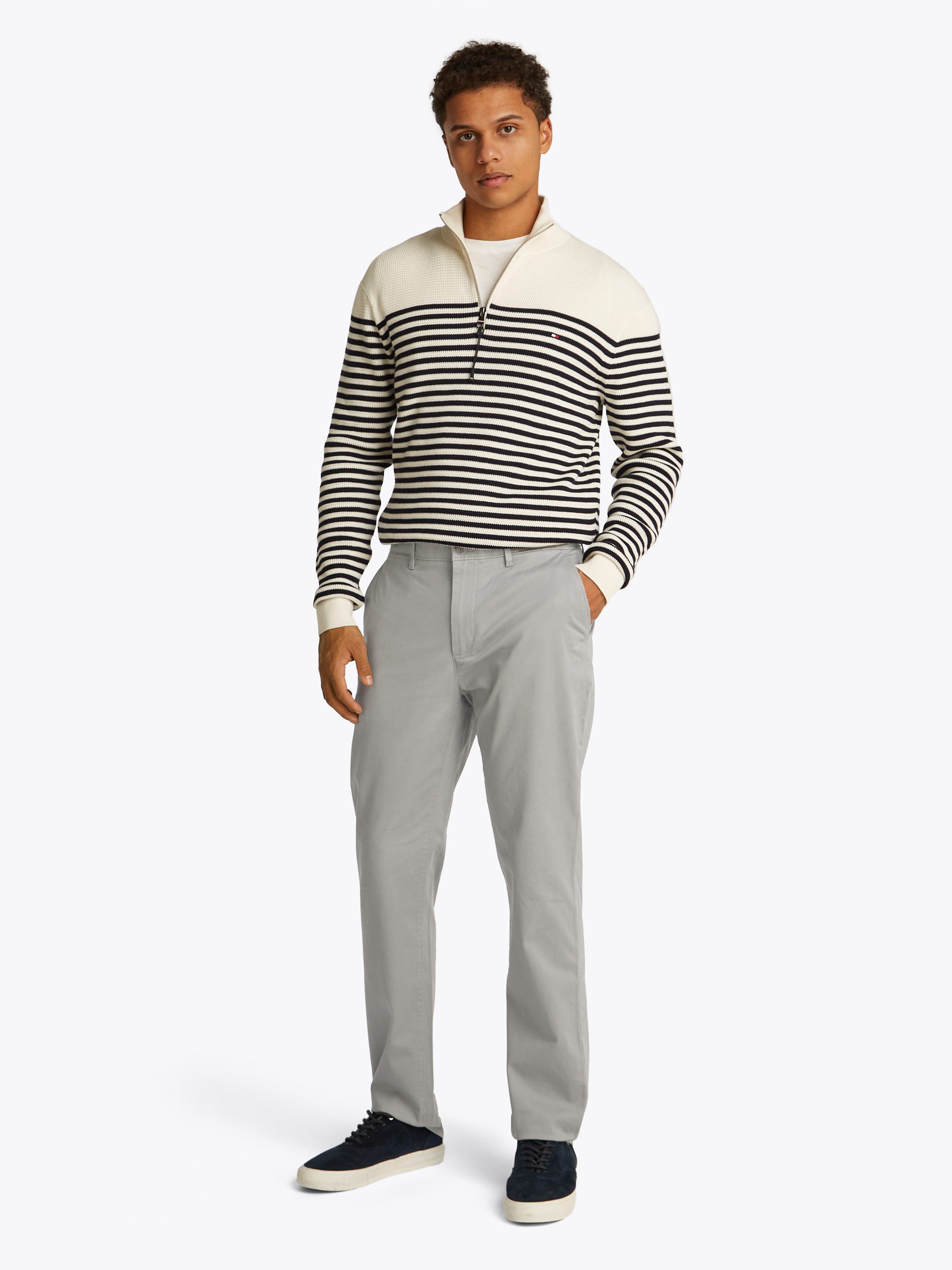 Tommy Hilfiger Chino DENTON CHINO SATIN met achterzakken met knoop logo-borduursel