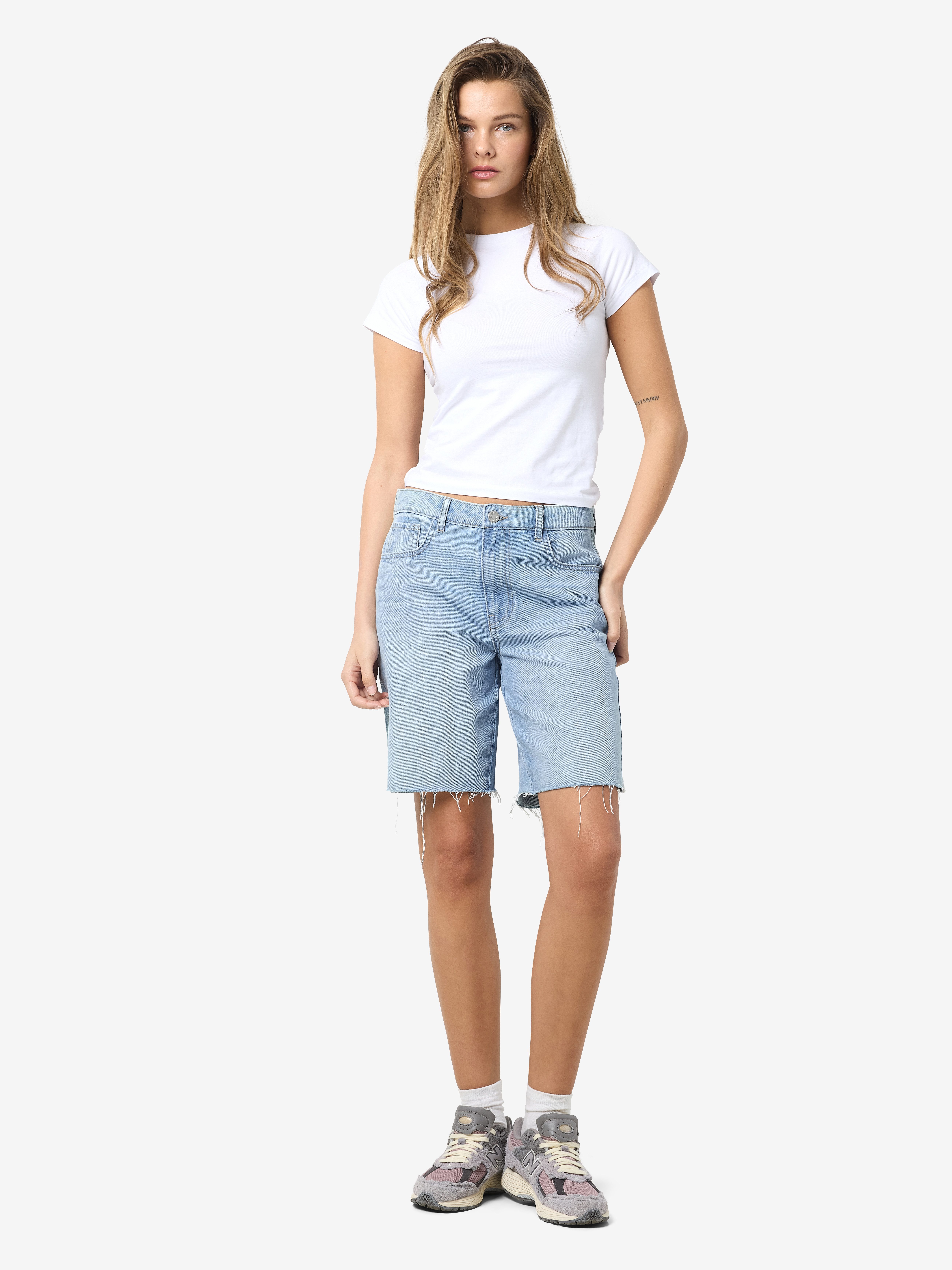 Noisy may Jeansshort NMHOLLA NW LOOSE SHORT AZ425LB NOOS