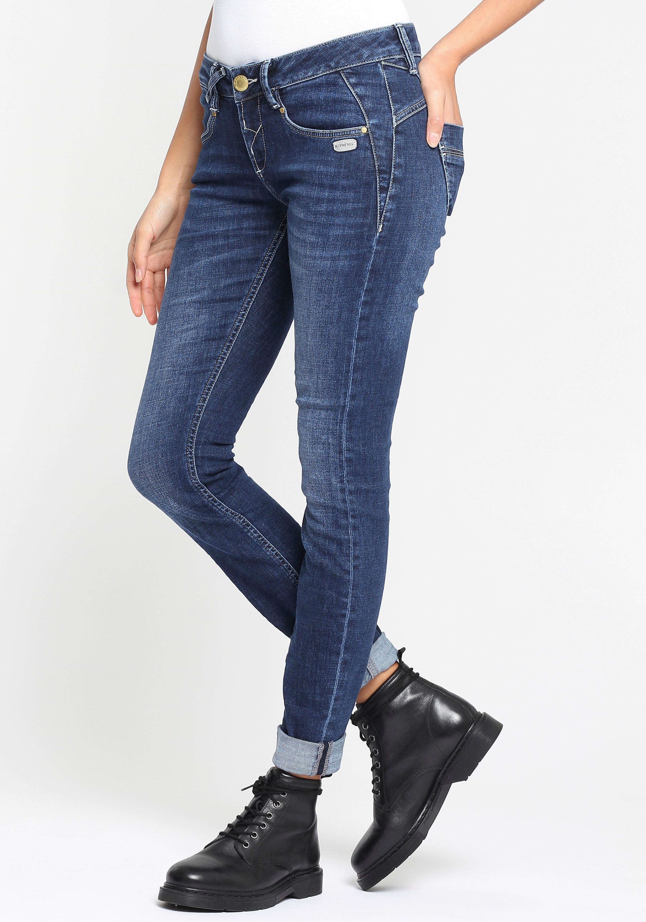 GANG Skinny fit jeans 94Nele met rond juk en driehoekige inzetstukken aan de zijkant voor een geweldig silhouet