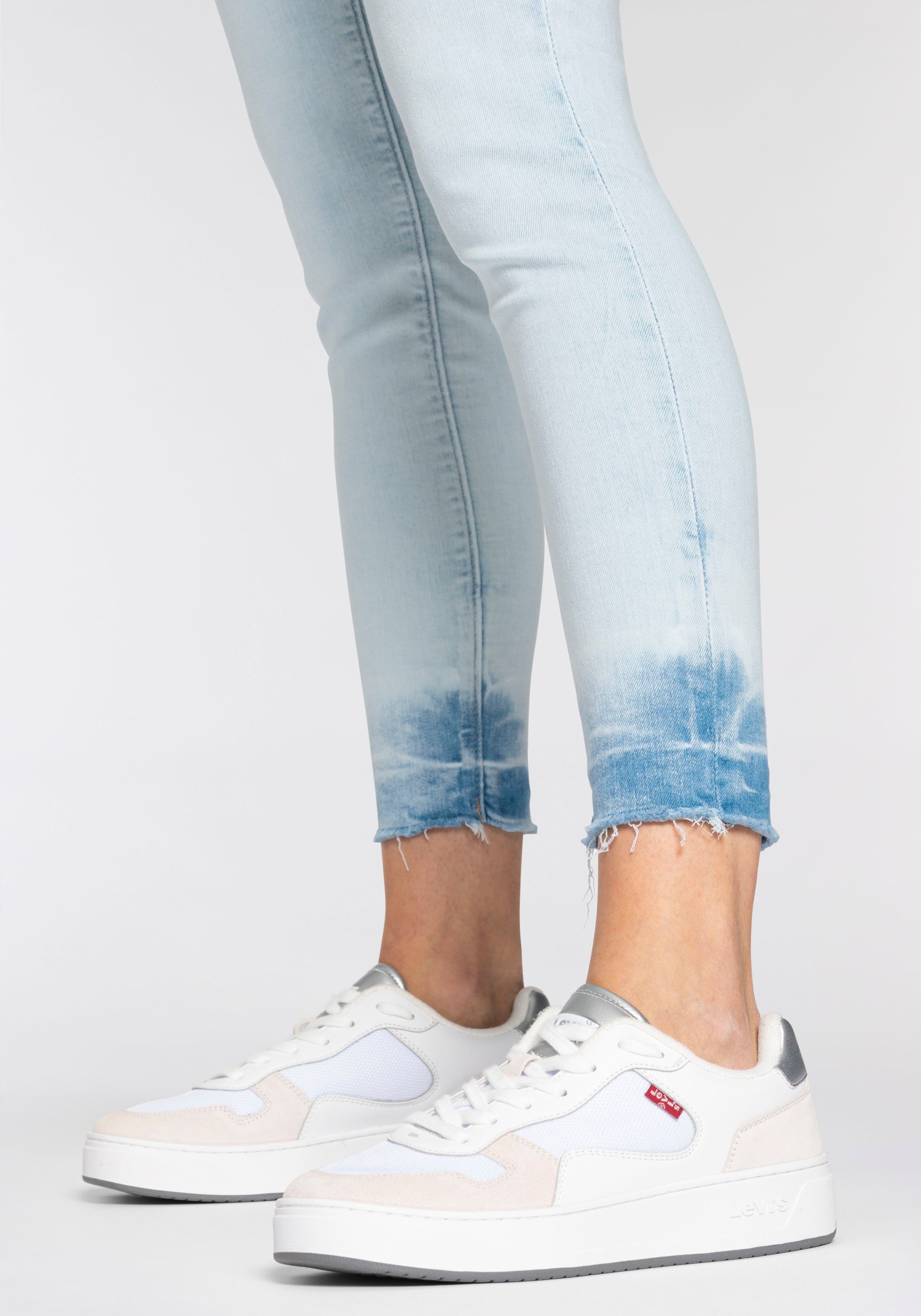 Levi's® Skinny fit jeans 721 High rise skinny met splitje in de zoom