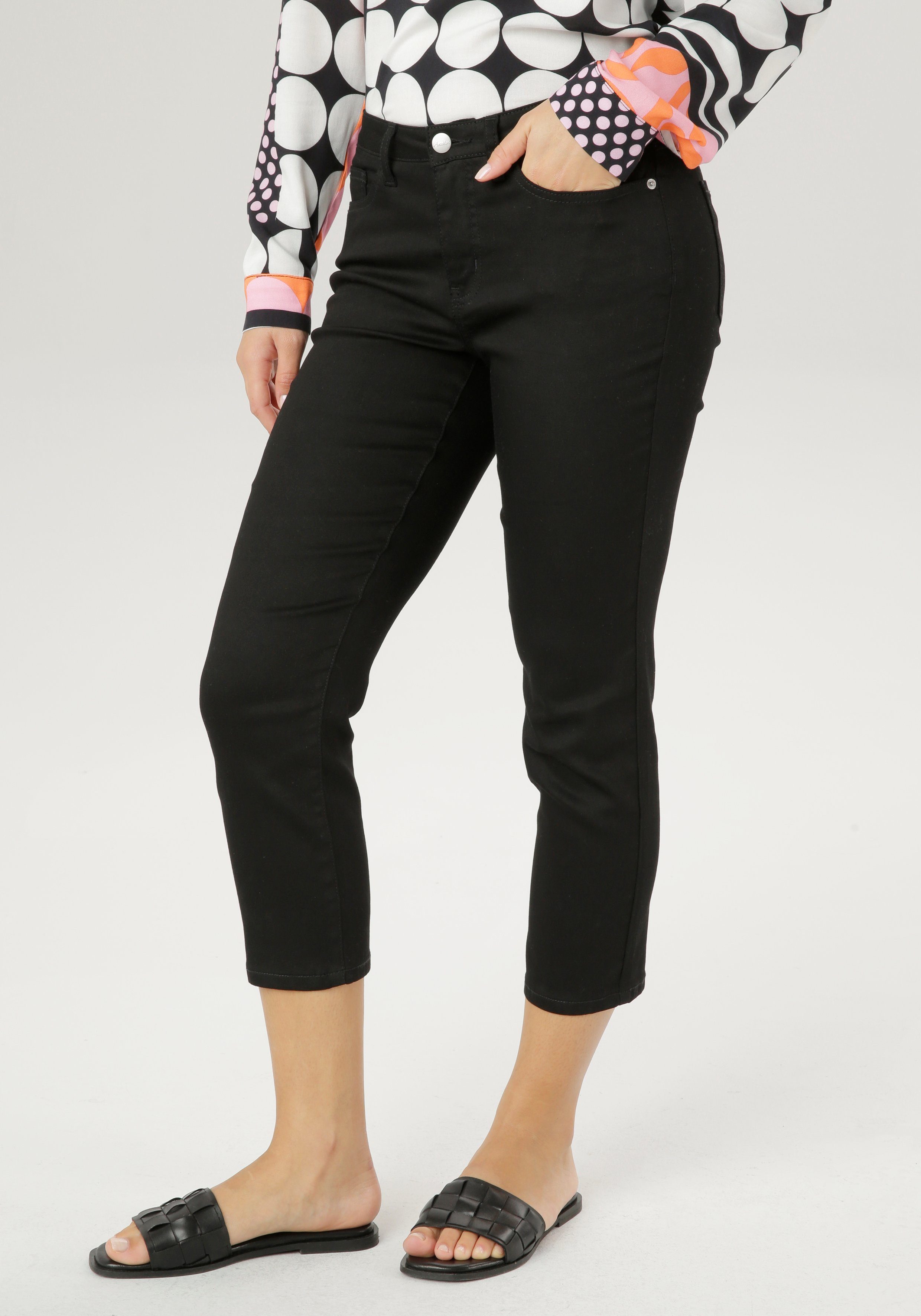 Aniston SELECTED Straight jeans in verkorte cropped lengte