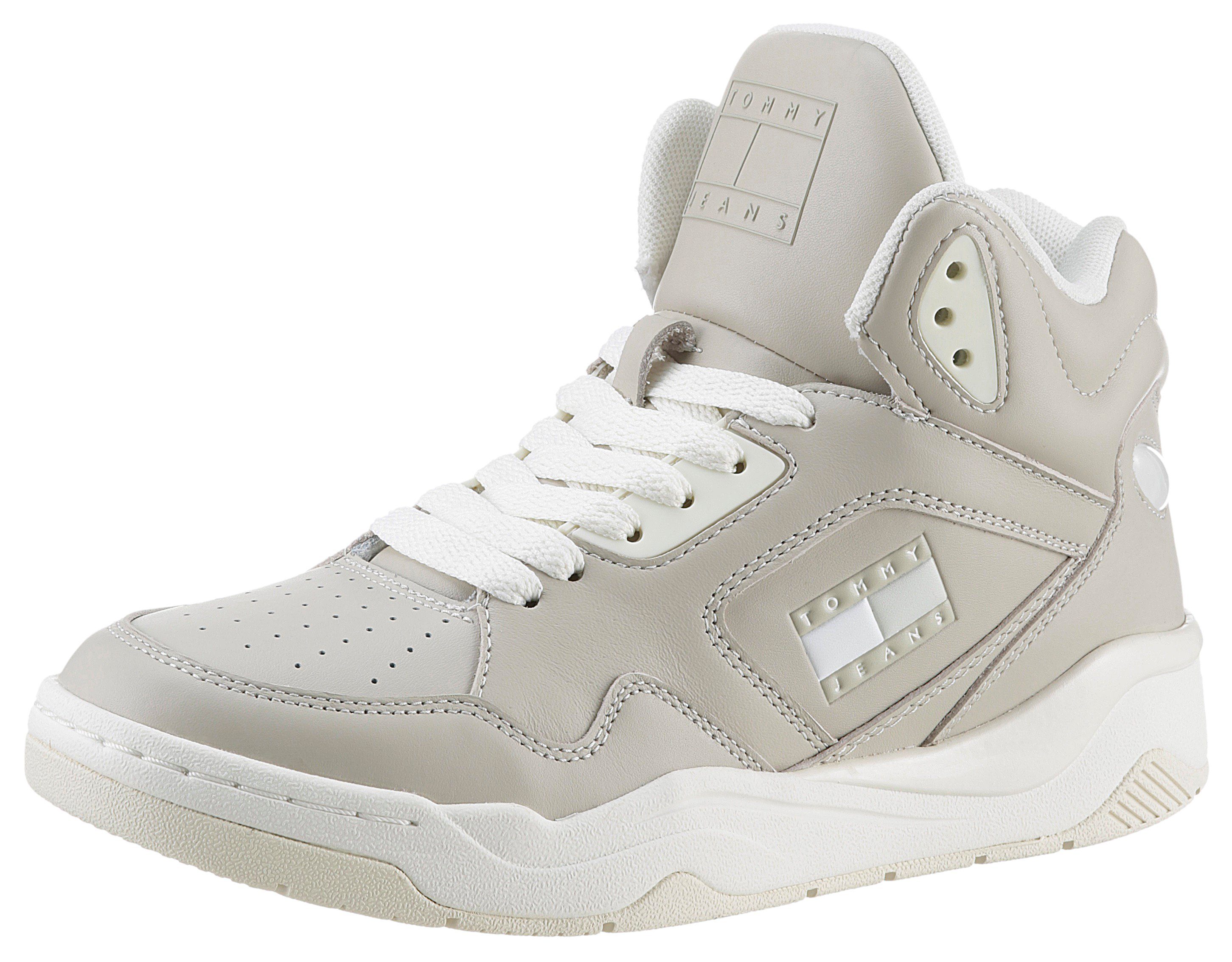 TOMMY JEANS Plateausneakers TJW NEW BASKET MC veterschoen, vrijetijdsschoen, high top-sneaker met contrastafwerkingen